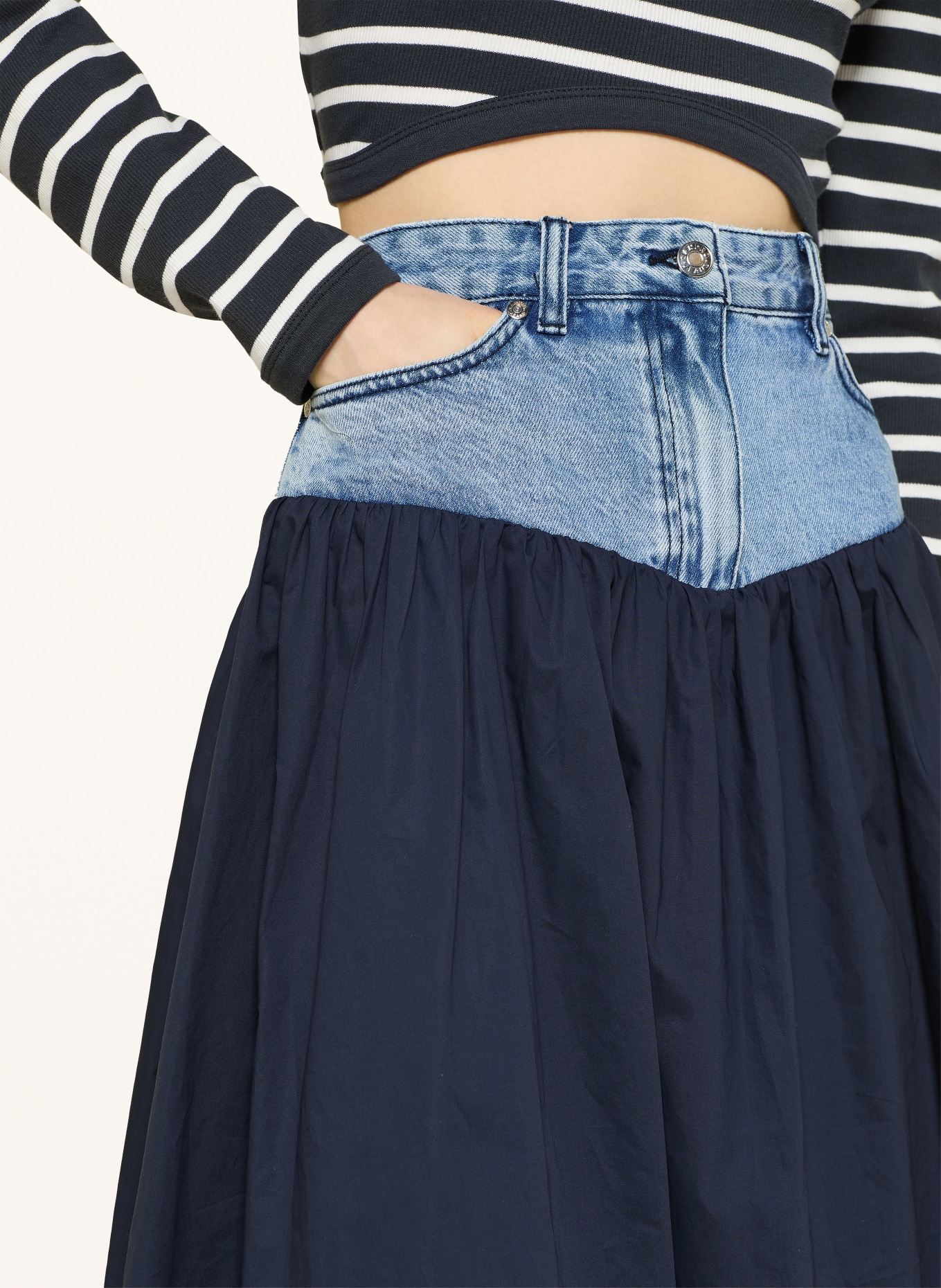 SANDRO Rock im Materialmix: DUNKELBLAU / HELLBLAU