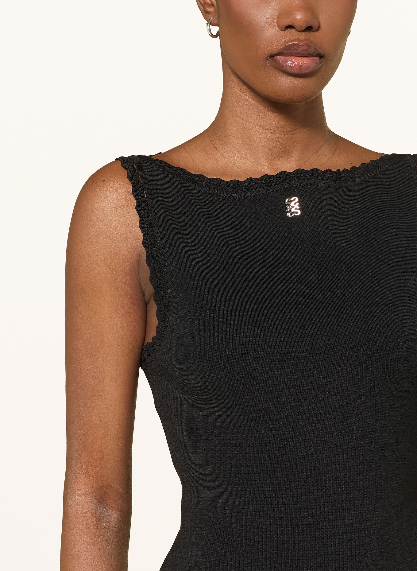 SANDRO Strickkleid im Materialmix: SCHWARZ / WEISS