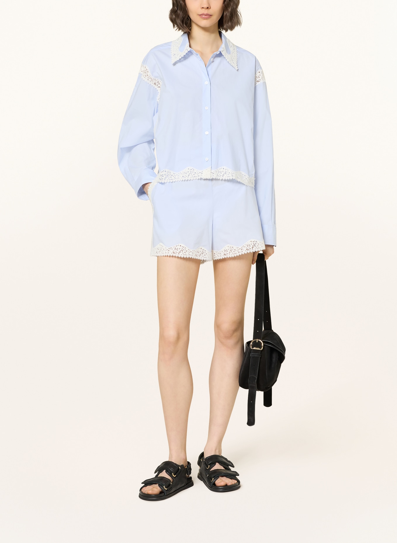 SANDRO Shorts mit Spitze: HELLBLAU / WEISS