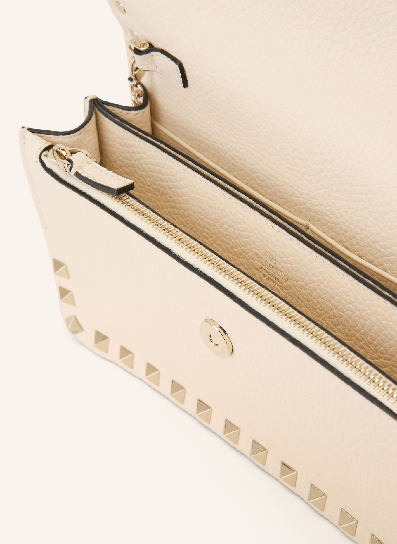 VALENTINO GARAVANI Portefeuille ROCKSTUD à bandoulière: CRÈME