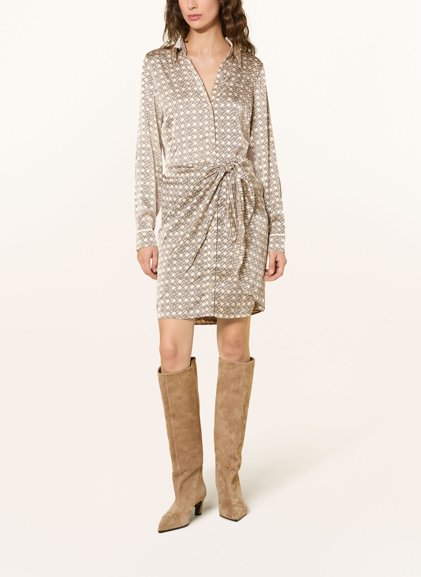 GUESS Robe en satin ALYA: BEIGE / CRÈME / NOIR