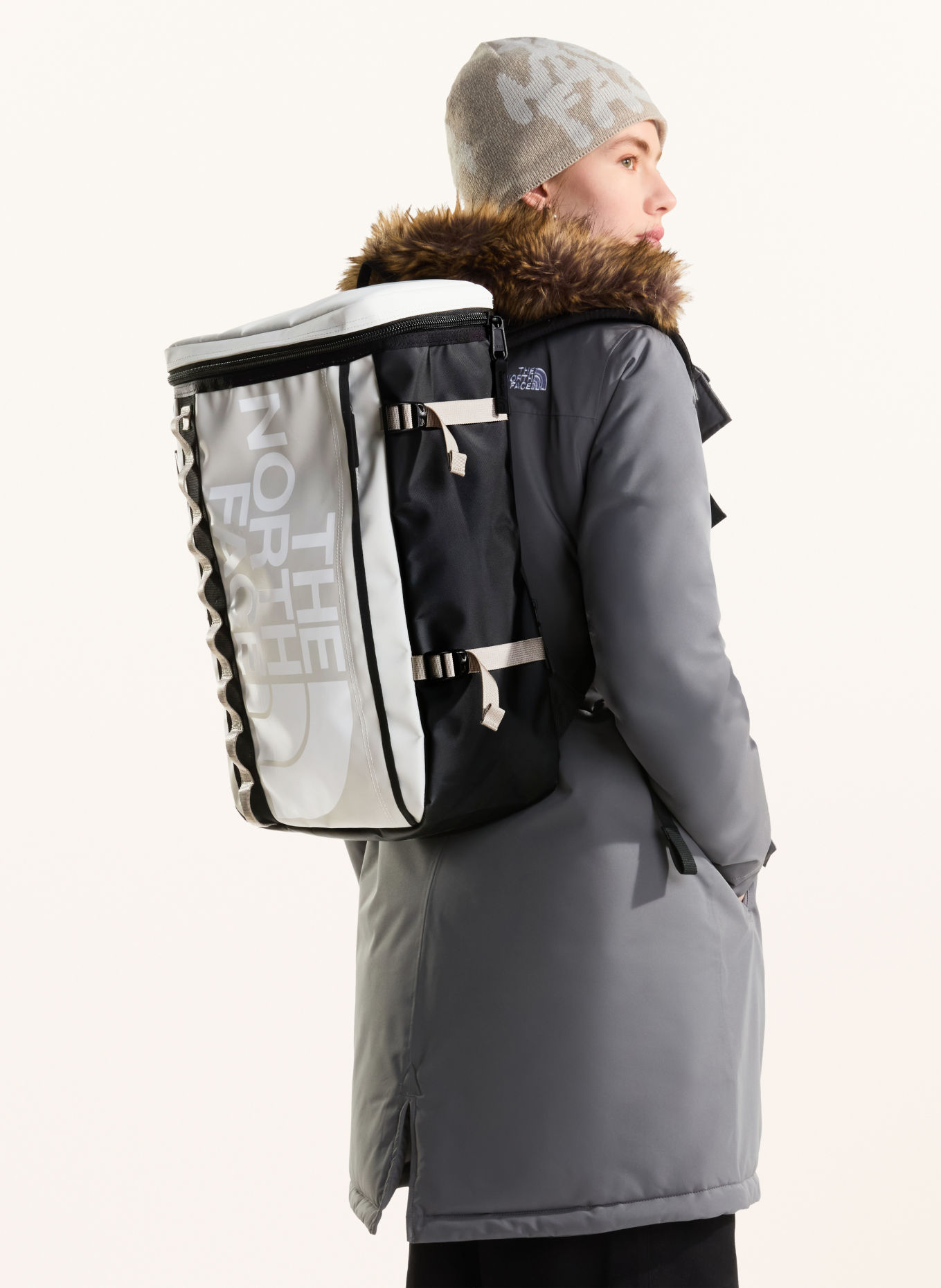 THE NORTH FACE Backpack BASECAMP FUSEBOX S 30 l with laptop compartment: LIGHT GRAY / DARK GRAY