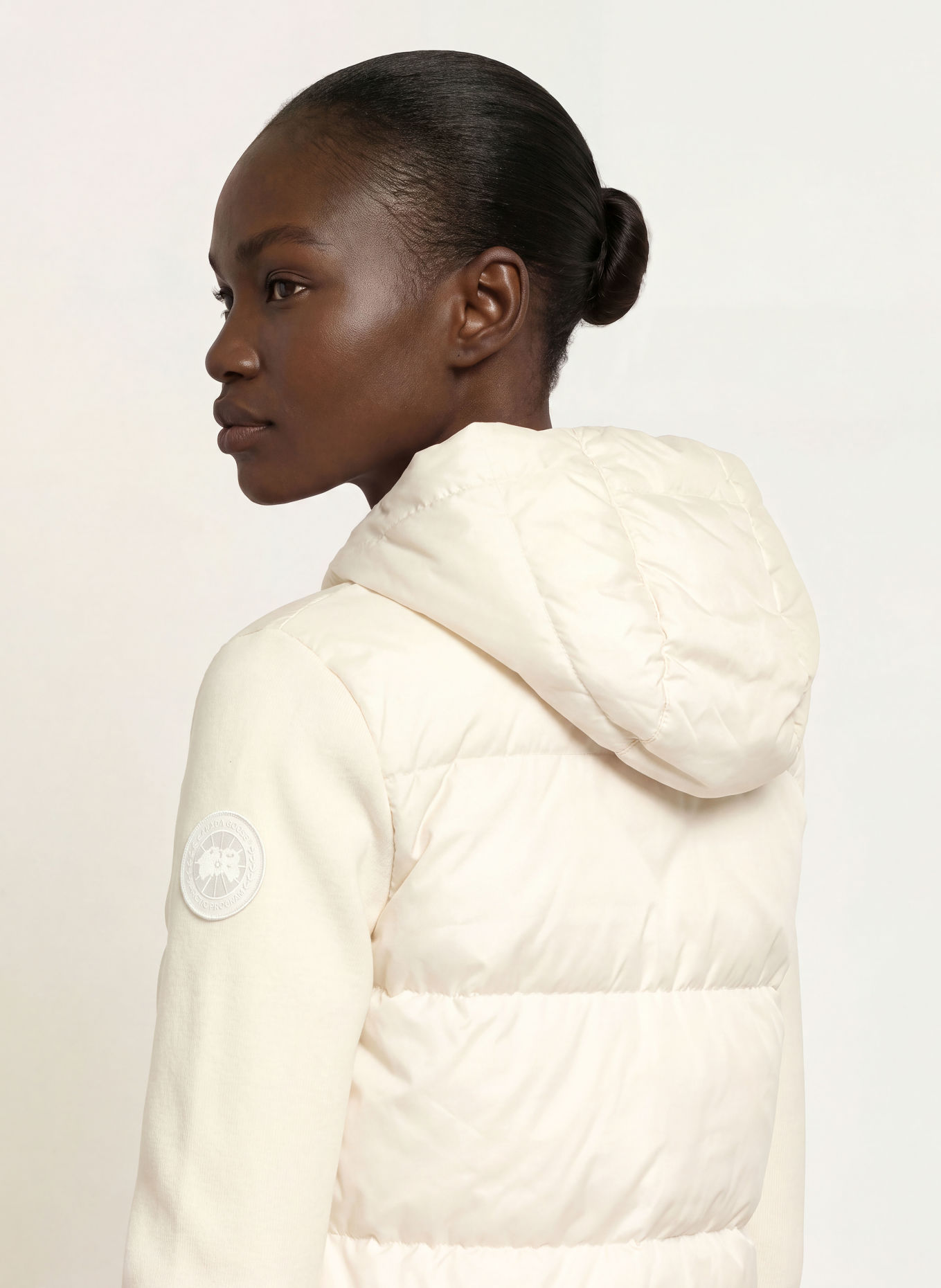CANADA GOOSE Jacheta din puf HYBRIDGE® din material mixt: CREM