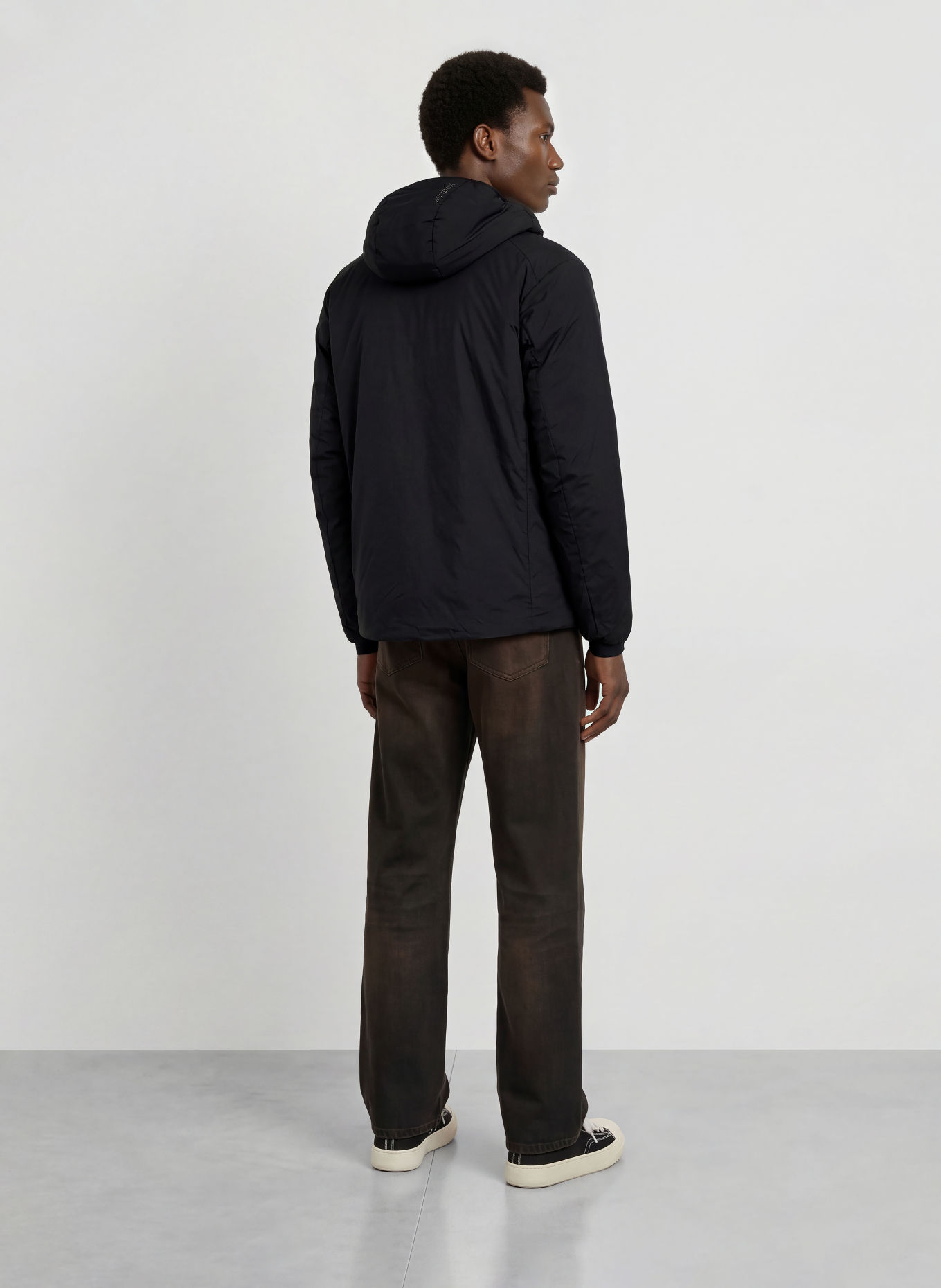 ARC'TERYX Funktionsjacke ATOM HOODY: SCHWARZ