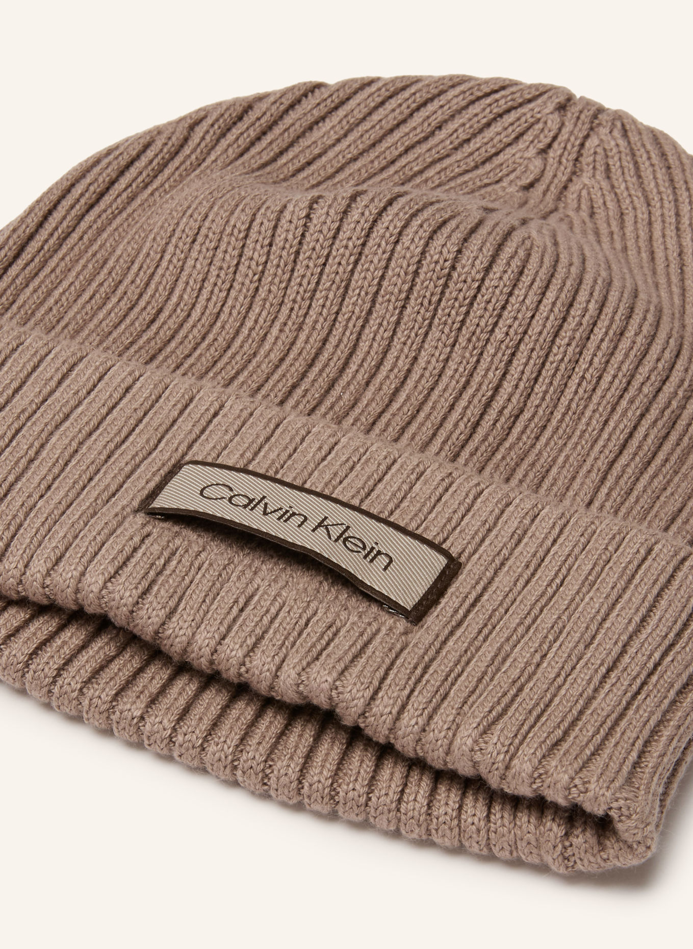 Calvin Klein Beanie: CAMEL