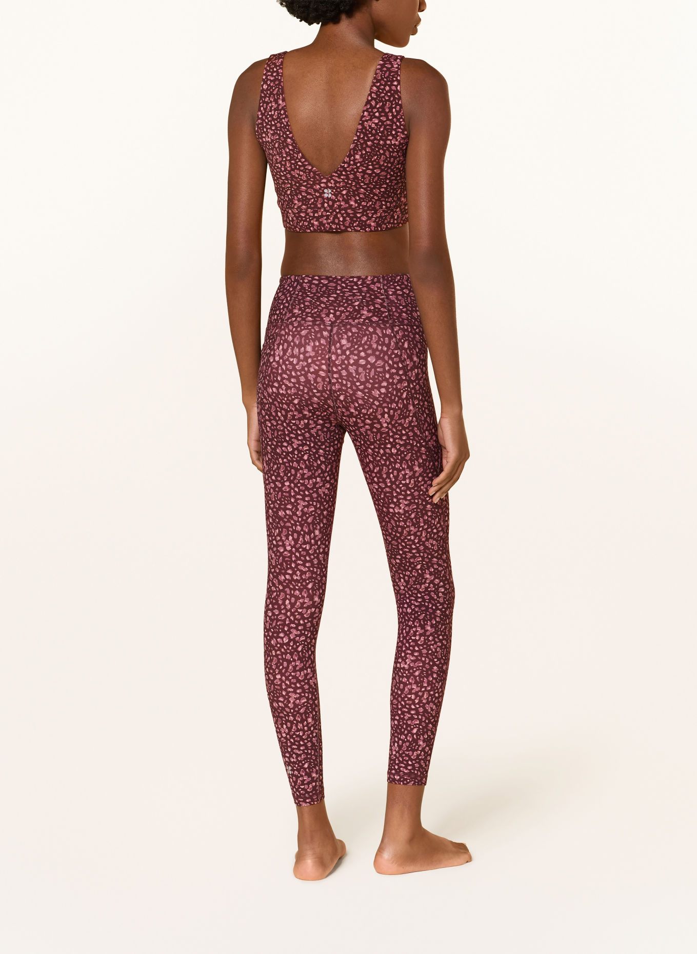 Sweaty Betty ULTIMATE STUDIO VOOP sports bra: DARK BROWN / DUSKY PINK