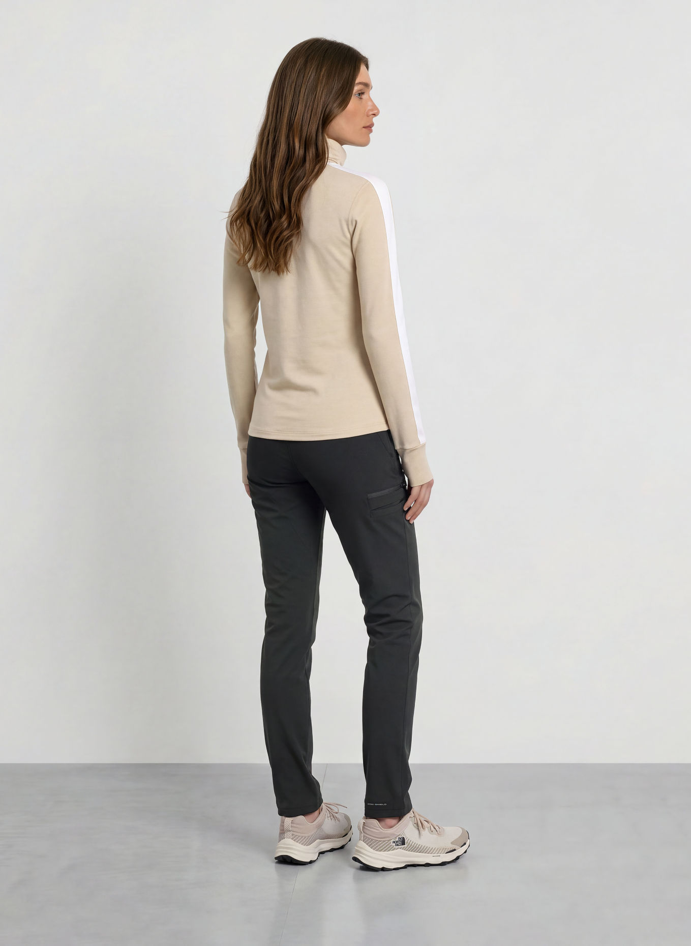 super.natural Svetr KRYSSEDE SKI ROLL NECK: BÍLÁ / BARVA RŮŽOVÉHO ZLATA / BÉŽOVÁ