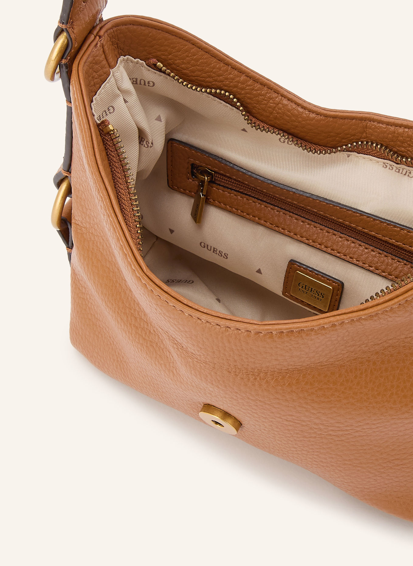 GUESS Schultertasche CAMDEN MINI: COGNAC / GOLD