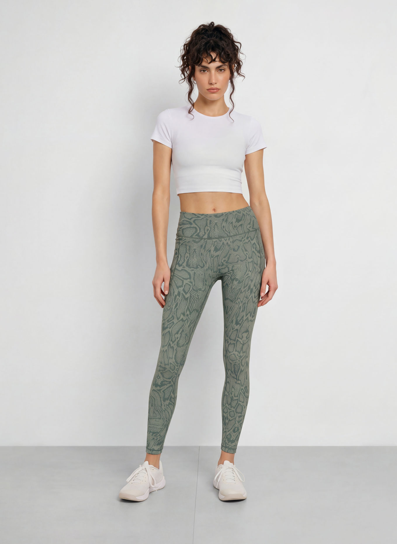 adidas OPT PRIMELIFT Leggings: GREEN / DARK GREEN