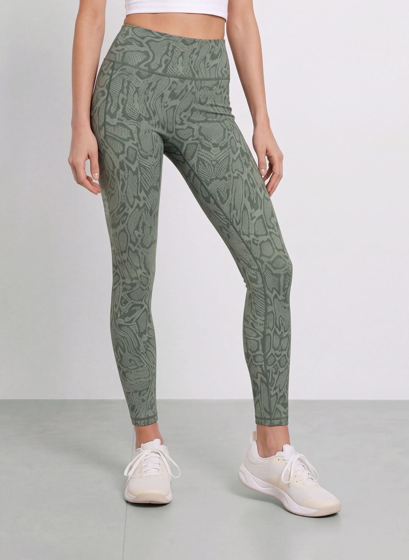 adidas OPT PRIMELIFT Leggings: GREEN / DARK GREEN