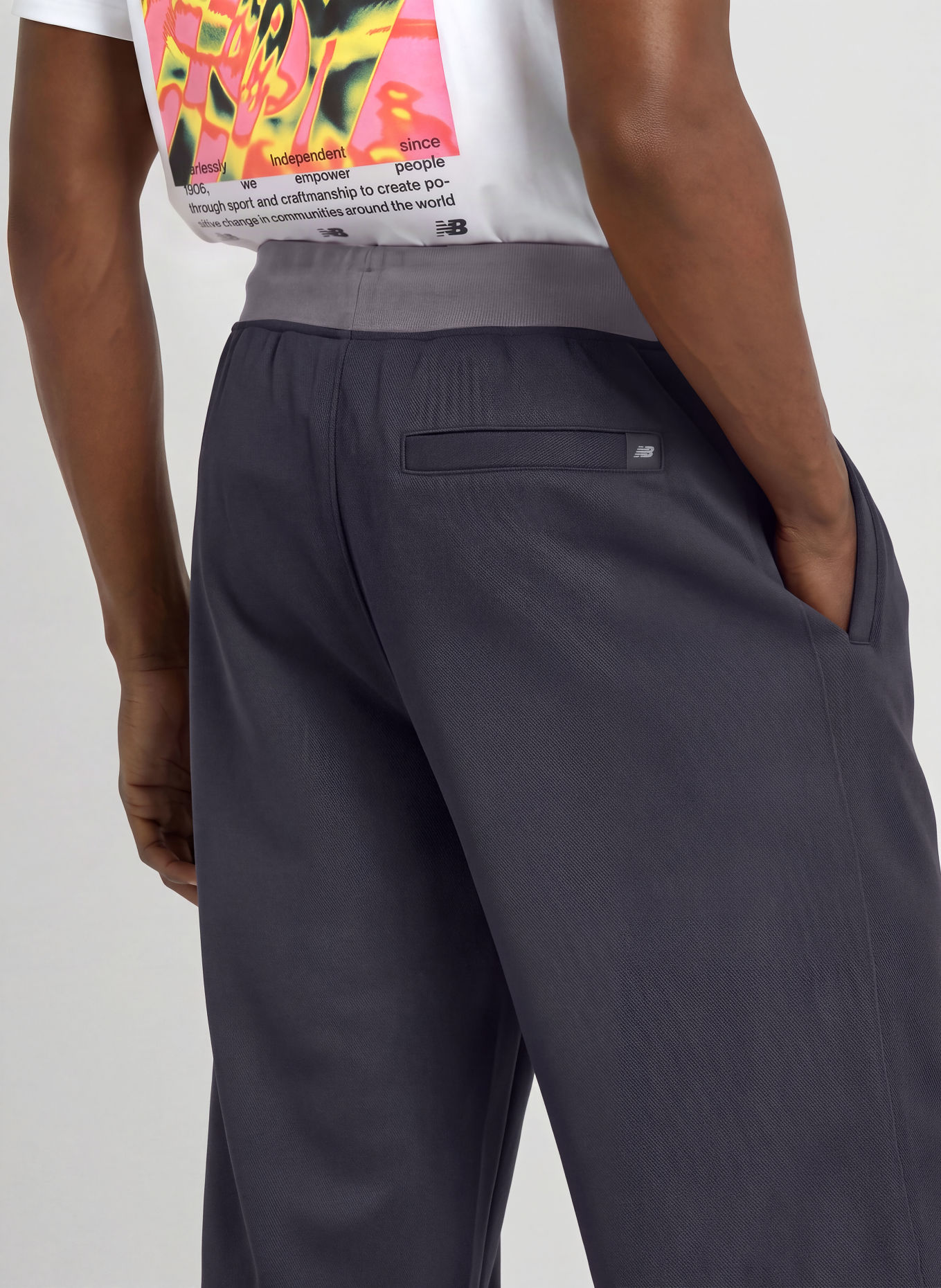 new balance Sweatpants: DUNKELBLAU / GRAU