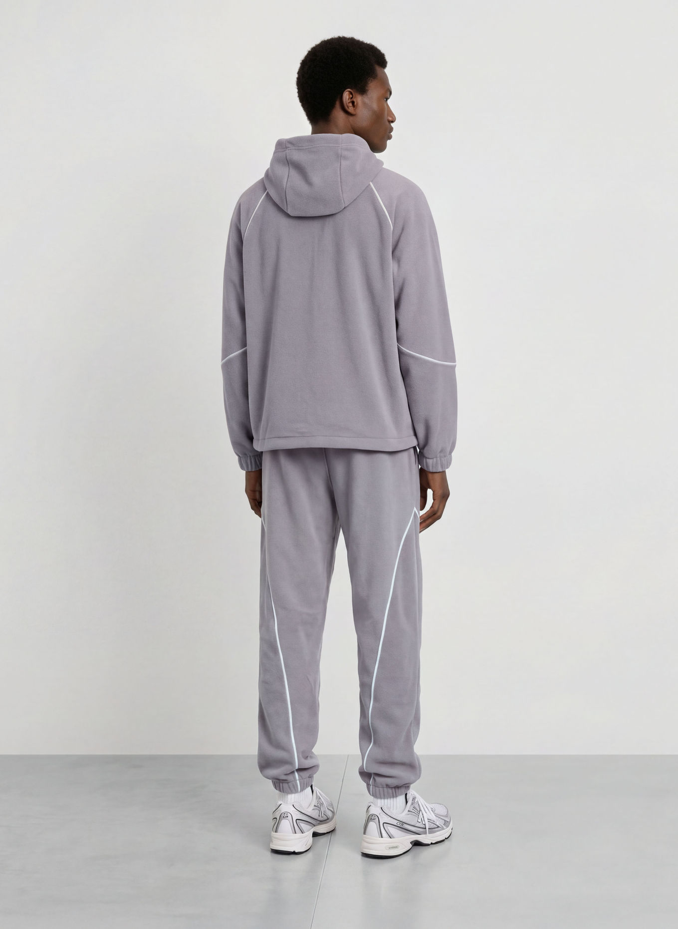 new balance Fleecehose MB62: HELLLILA / WEISS