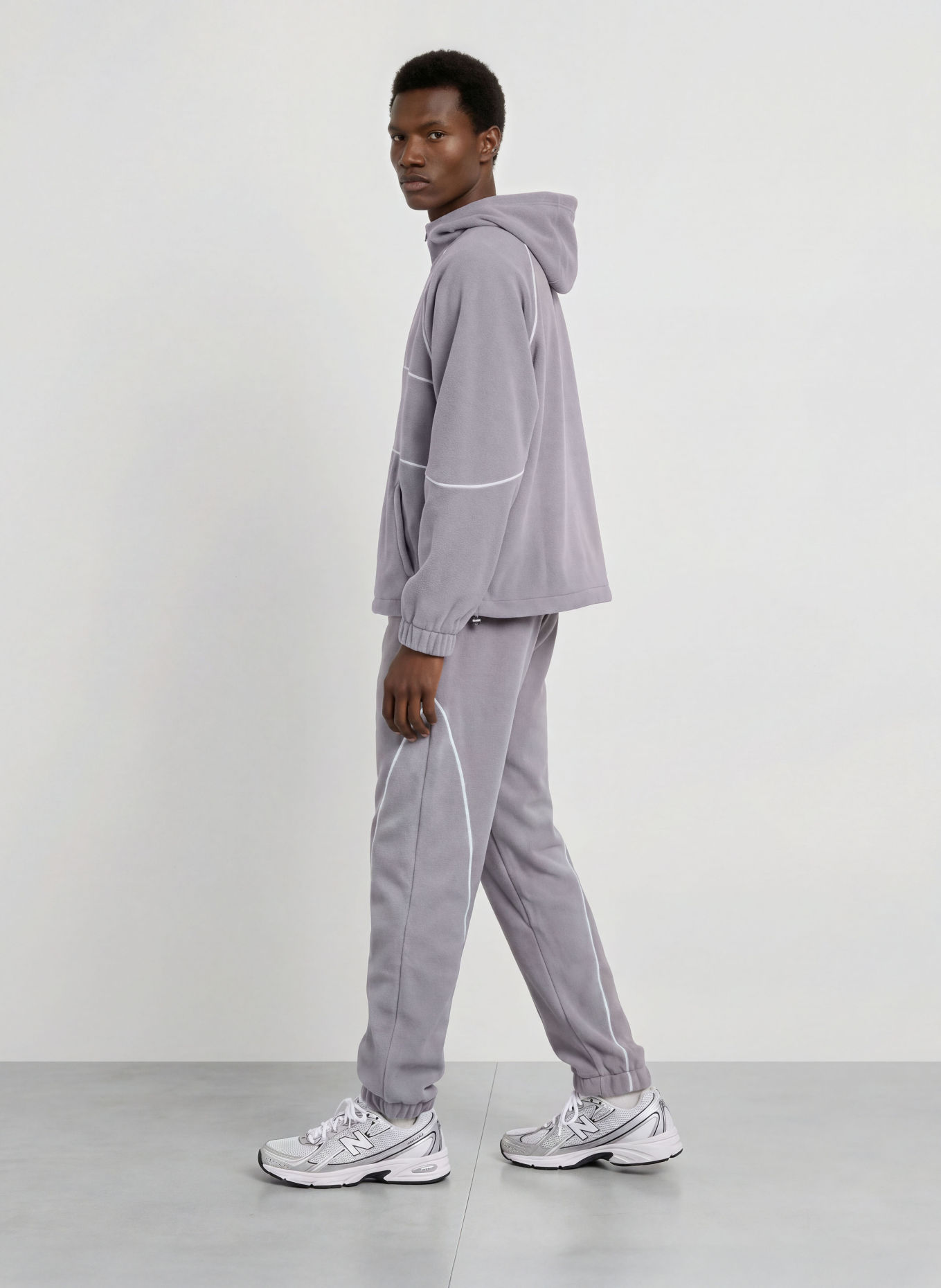 new balance Fleecehose MB62: HELLLILA / WEISS