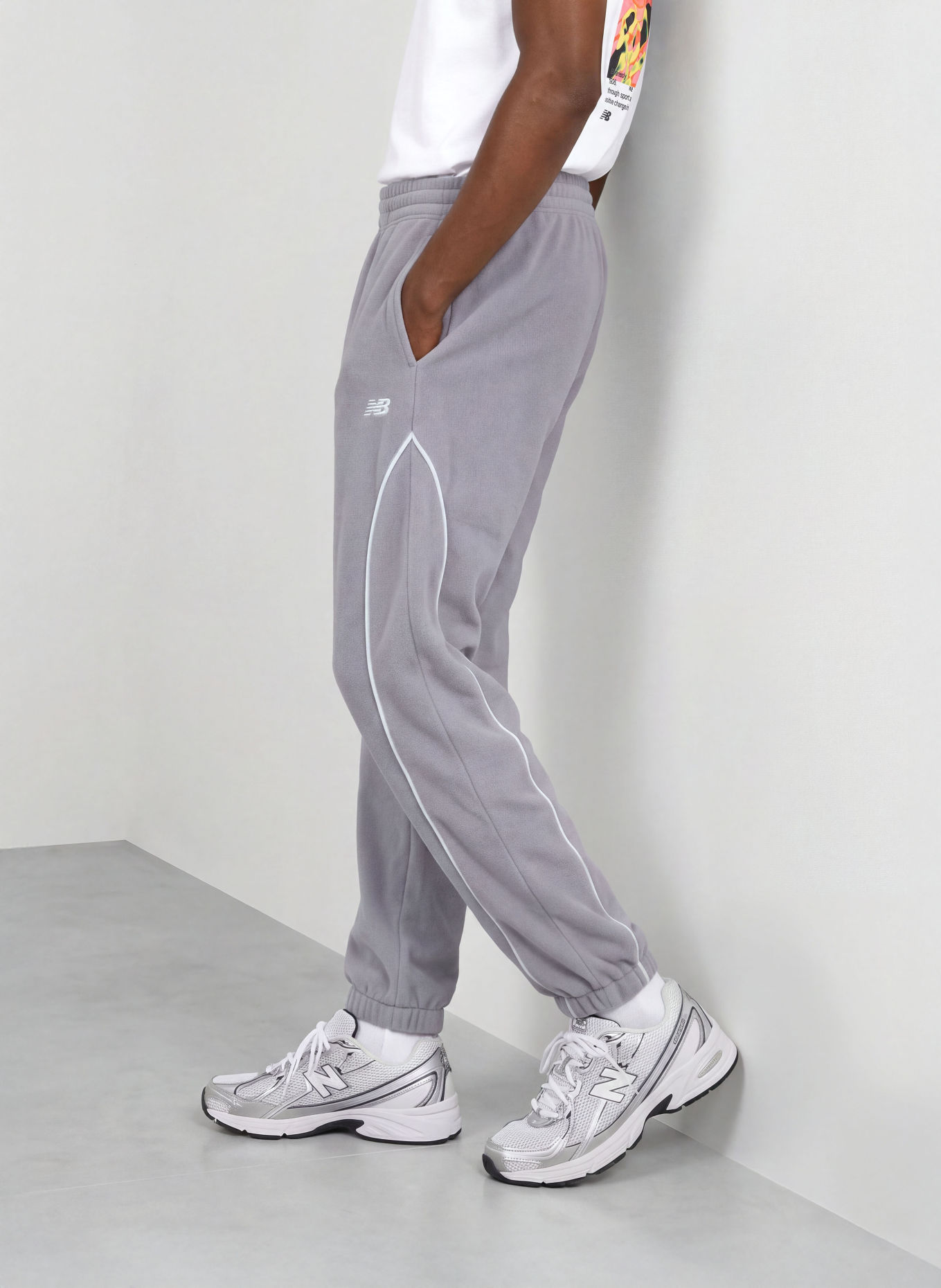 new balance Fleecehose MB62: HELLLILA / WEISS