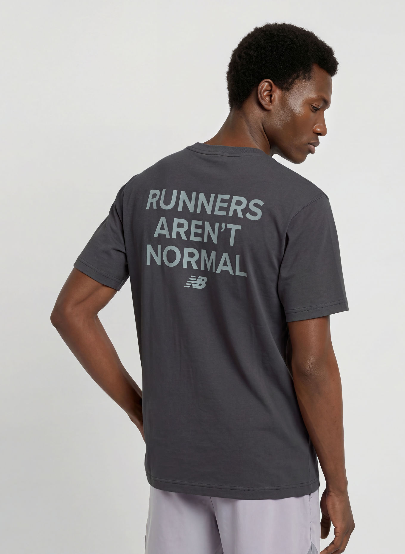 new balance T-Shirt: SCHWARZ / GRAU