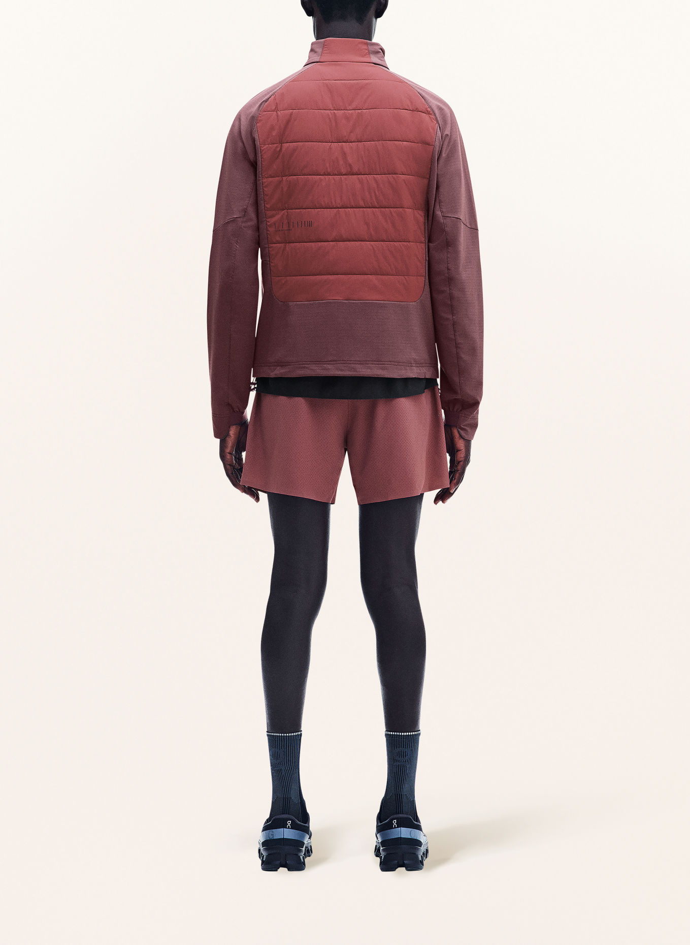 On WEATHER Hybrid running jacket: DUSKY PINK