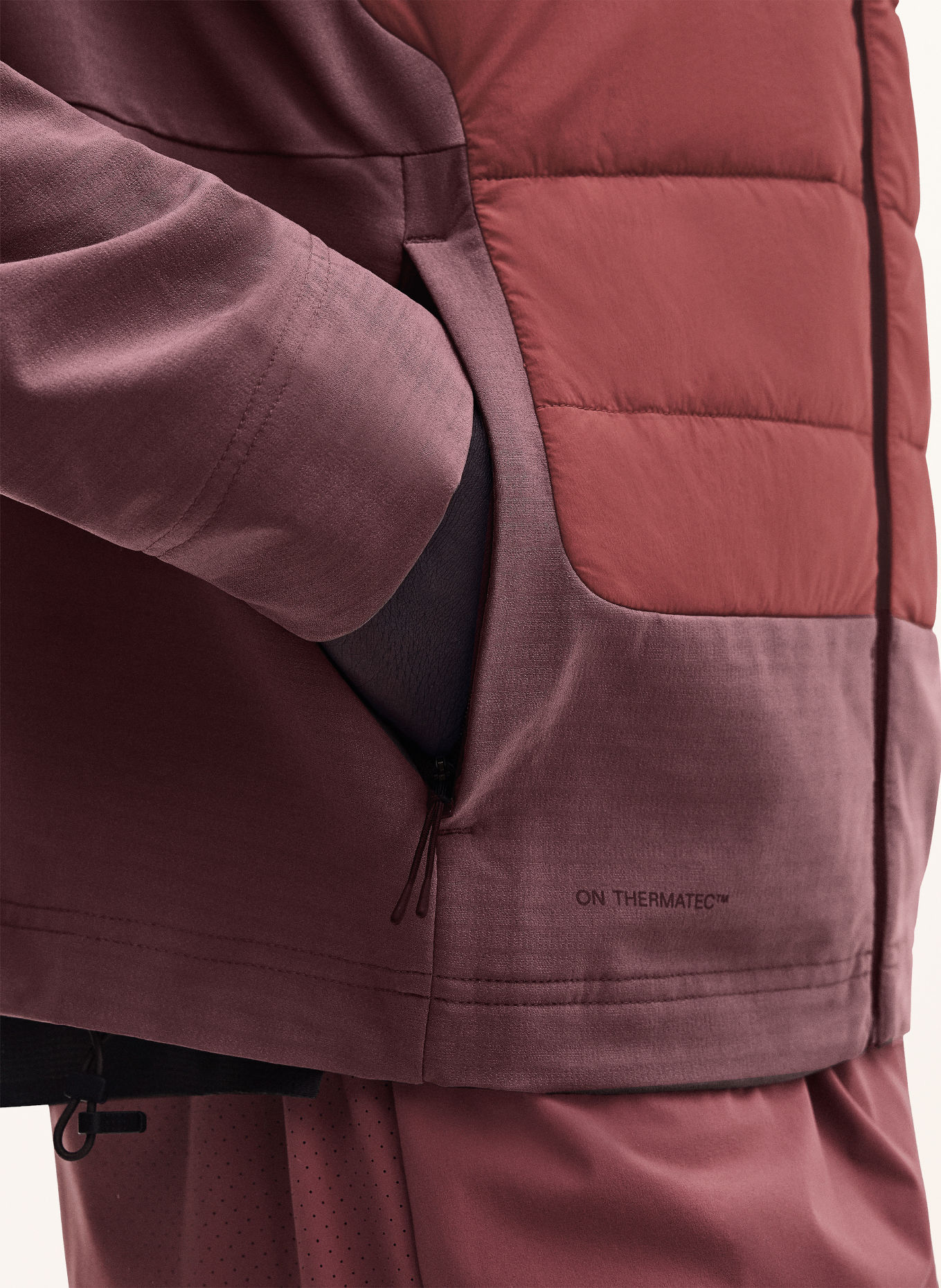 On WEATHER Hybrid running jacket: DUSKY PINK