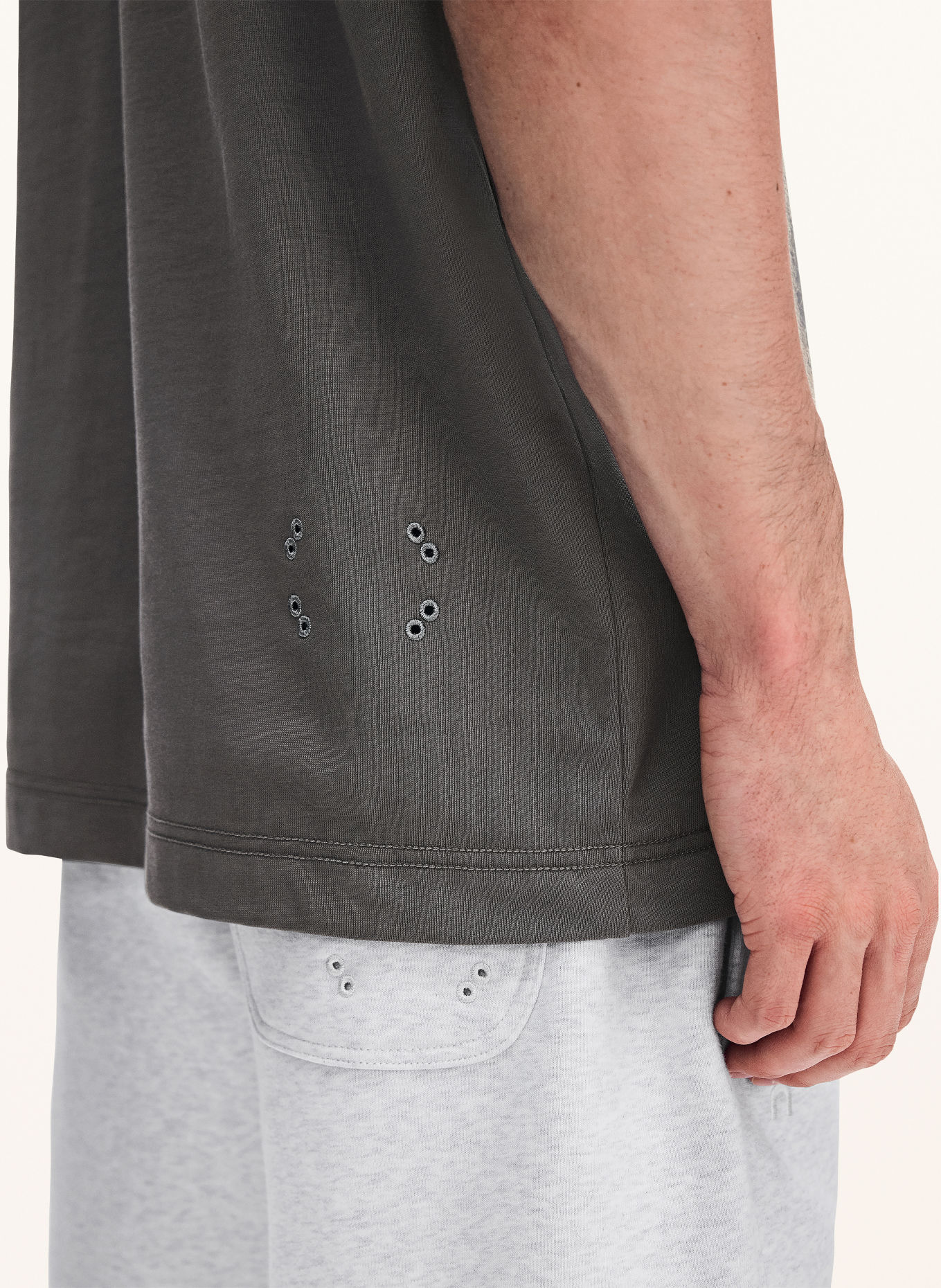 On Tricou CLUB COLLECTIVE: GRI ÎNCHIS