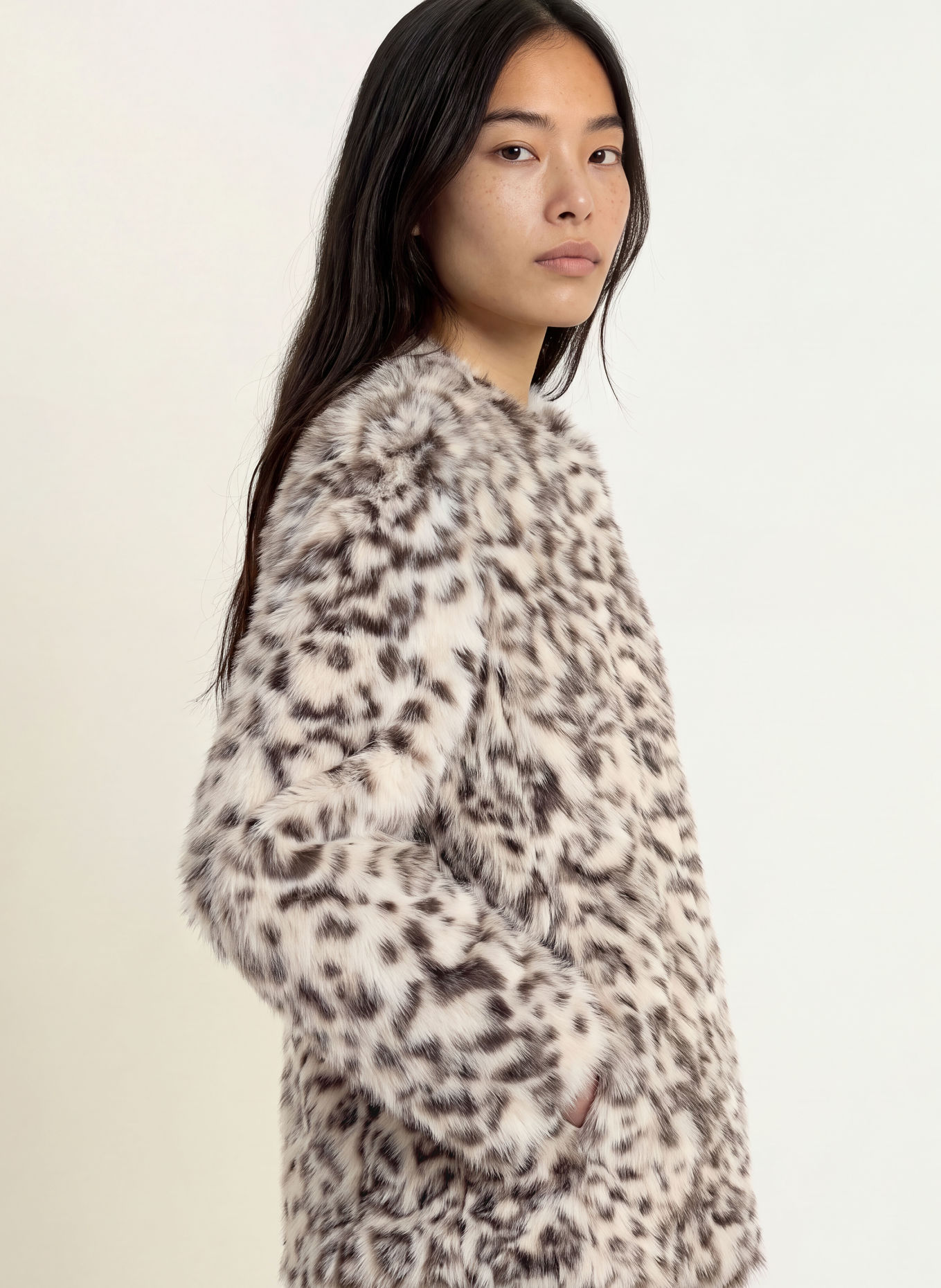 CPH MUSE Faux Fur Jacket CMFOLO: ECRU / DARK BROWN
