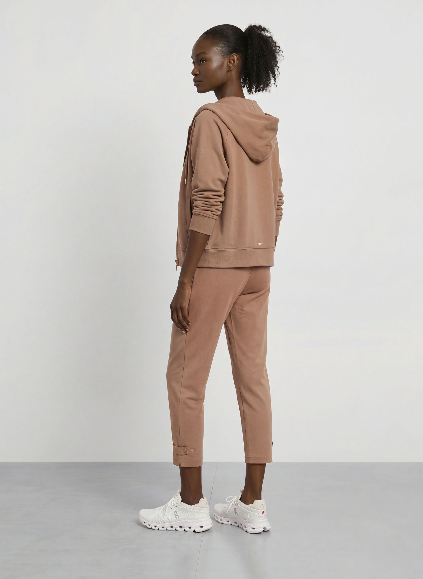 VENICE BEACH Sweatpants VB_PERSEPHONE: BRAUN
