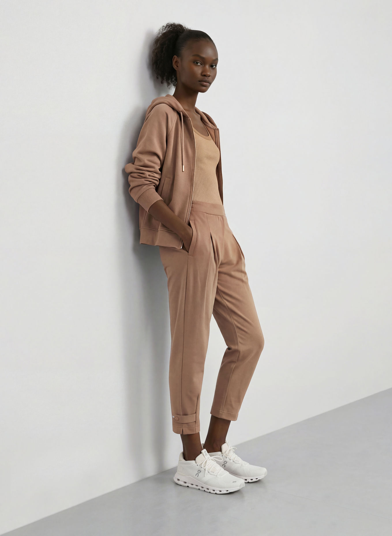 VENICE BEACH Sweatpants VB_PERSEPHONE: BRAUN