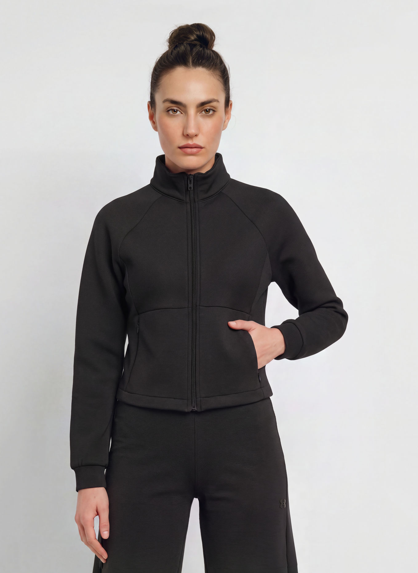 UNDER ARMOUR Bunda na trénink UA UNSTOPPABLE: ČERNÁ