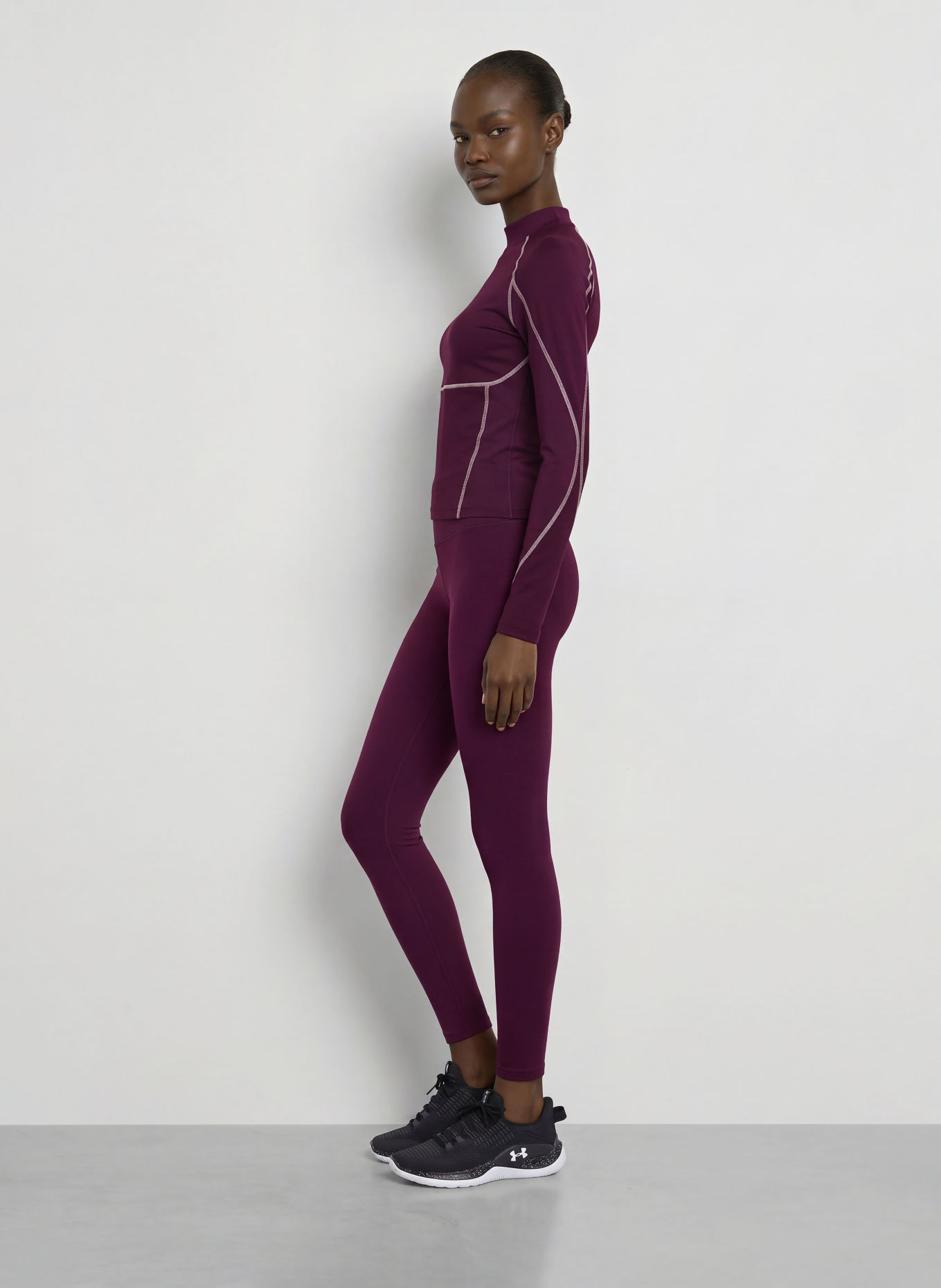 UNDER ARMOUR Legíny MERIDIAN: TMAVĚ FIALOVÁ