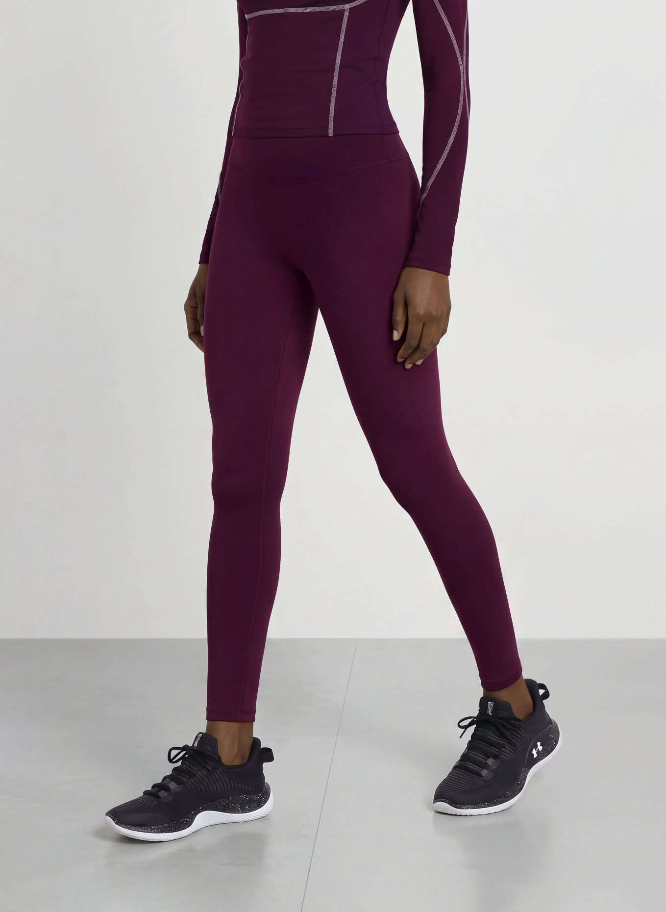 UNDER ARMOUR Legíny MERIDIAN: TMAVĚ FIALOVÁ