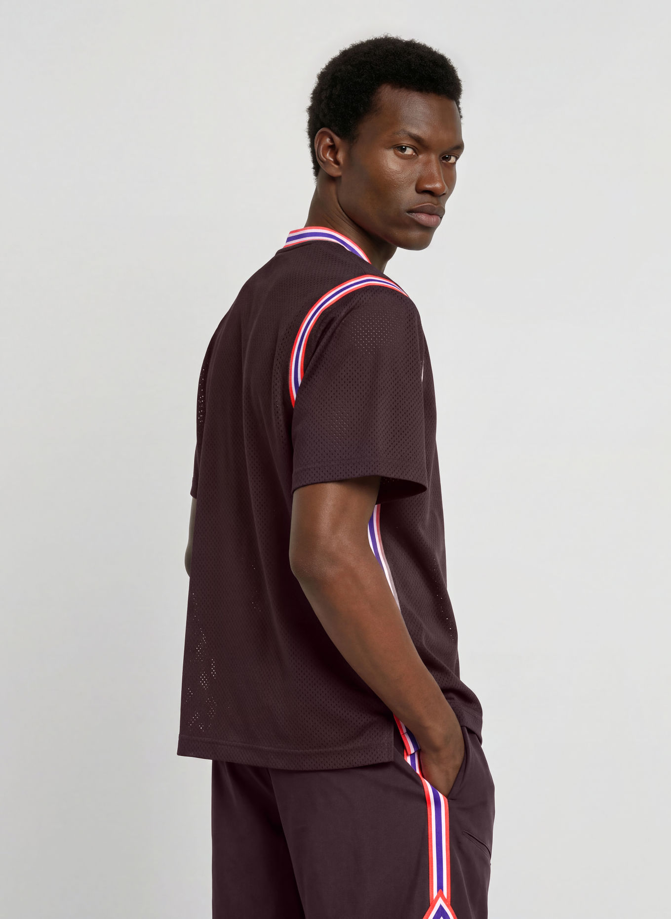 Nike Chemise technique COURT SLAM coupe ample: LILAS FONCÉ / ROUGE FLUO / BLEU