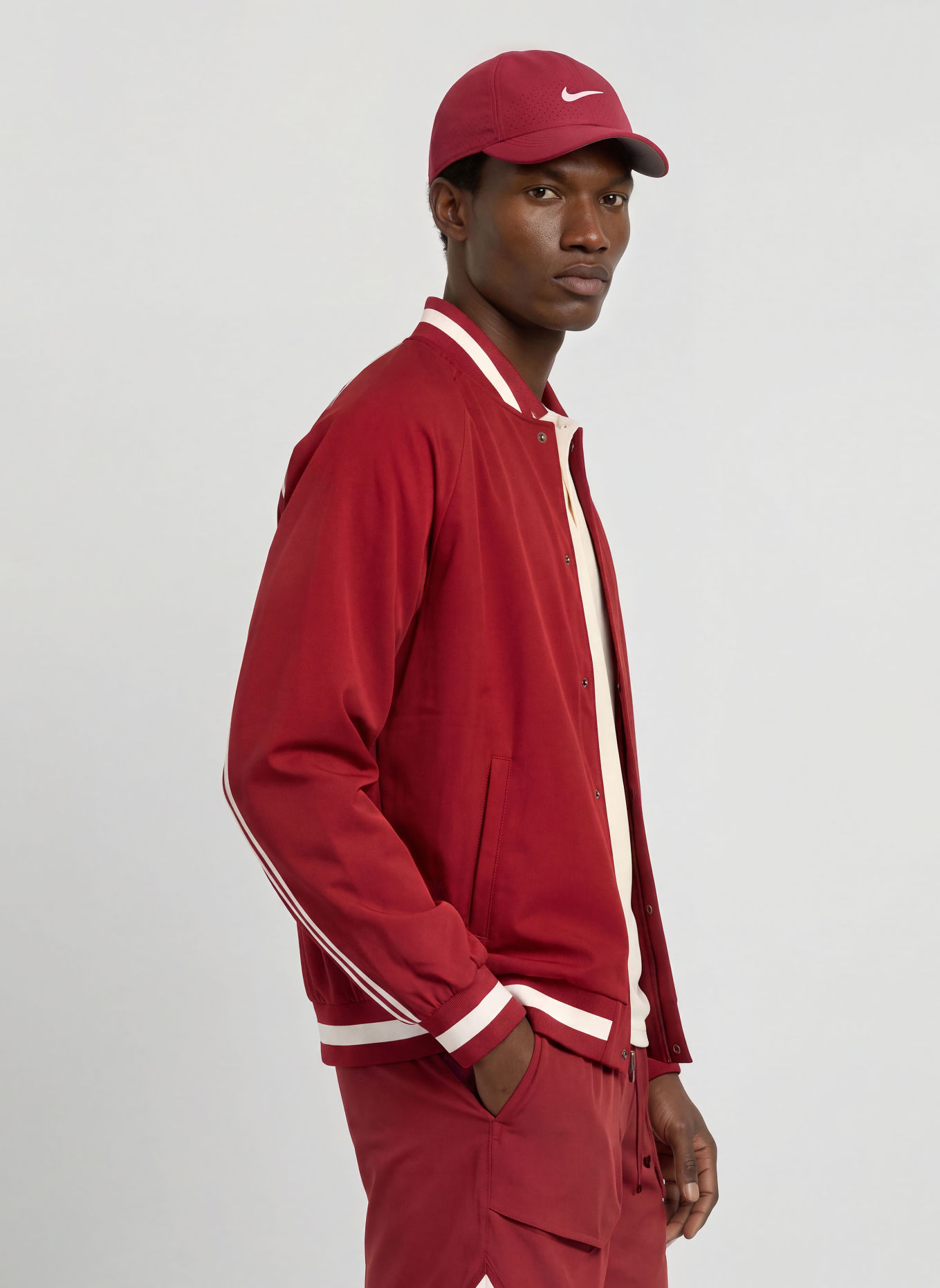 Nike Veste d'entraînement COURT SLAM: ROUGE FONCÉ / BLANC