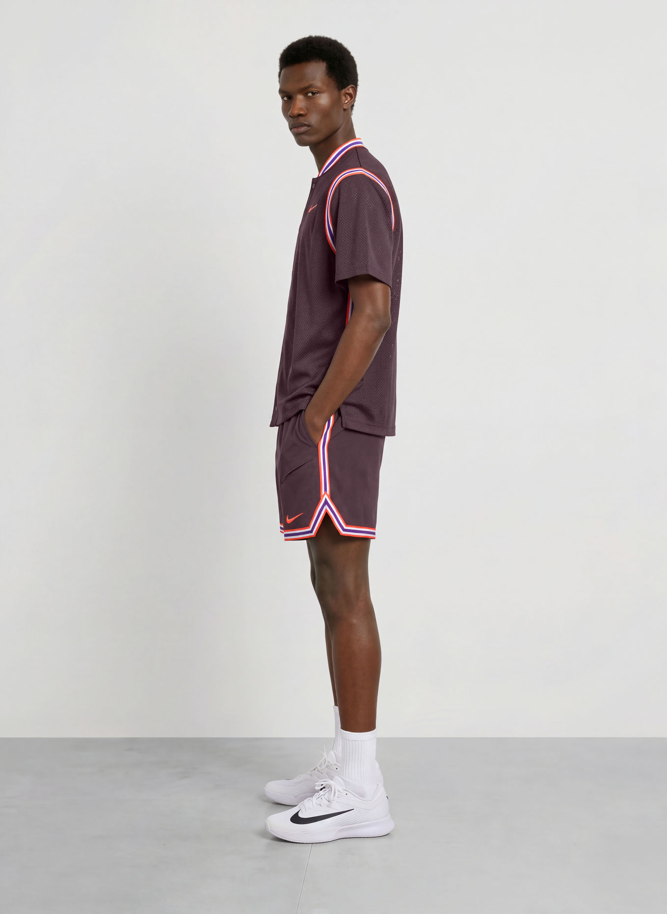 Nike Short de tennis COURT SLAM: LILAS FONCÉ / ORANGE FLUO / BLANC