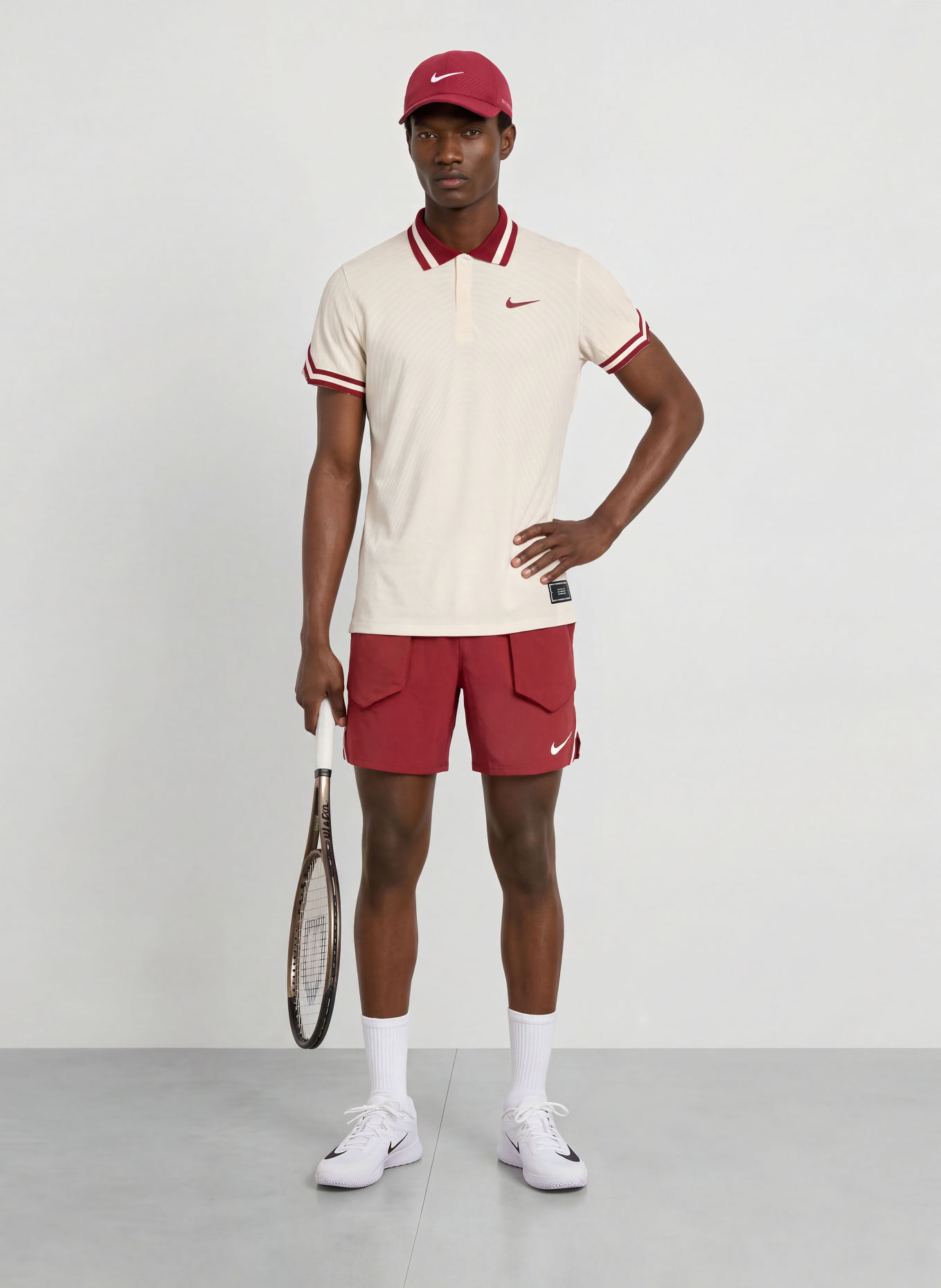 Nike Polo technique COURT SLAM: ÉCRU / ROUGE FONCÉ