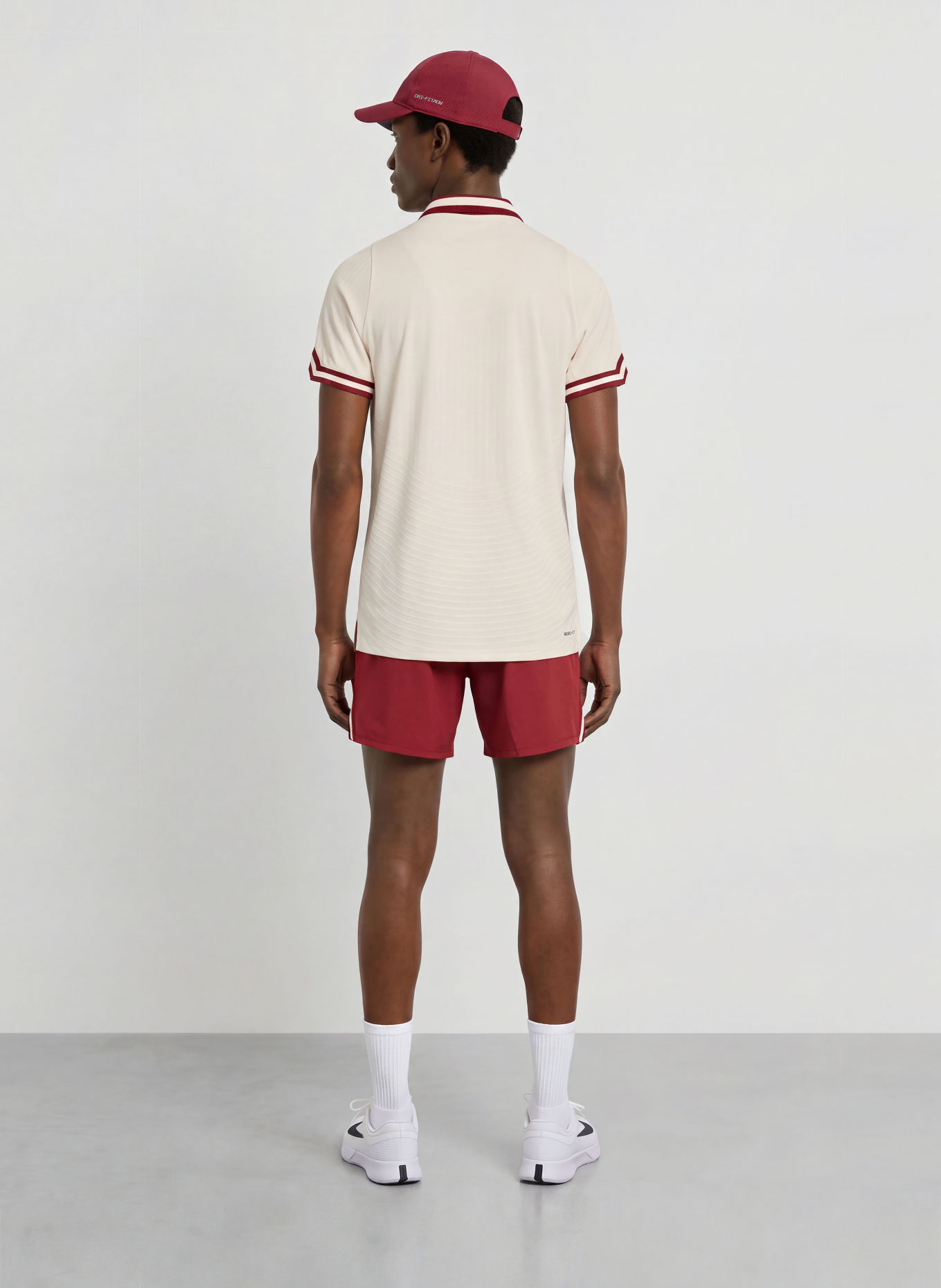 Nike Polo technique COURT SLAM: ÉCRU / ROUGE FONCÉ