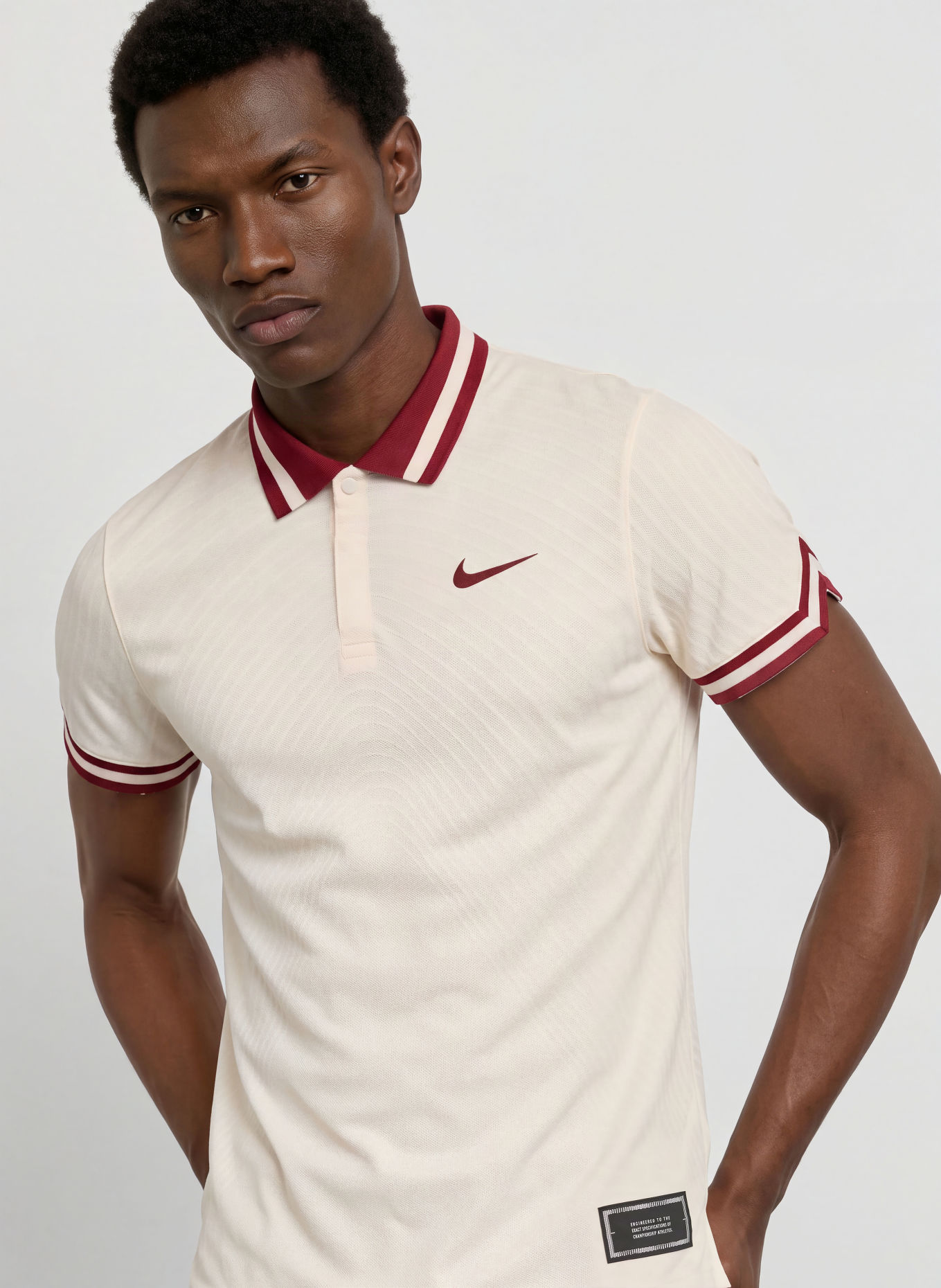 Nike Polo technique COURT SLAM: ÉCRU / ROUGE FONCÉ