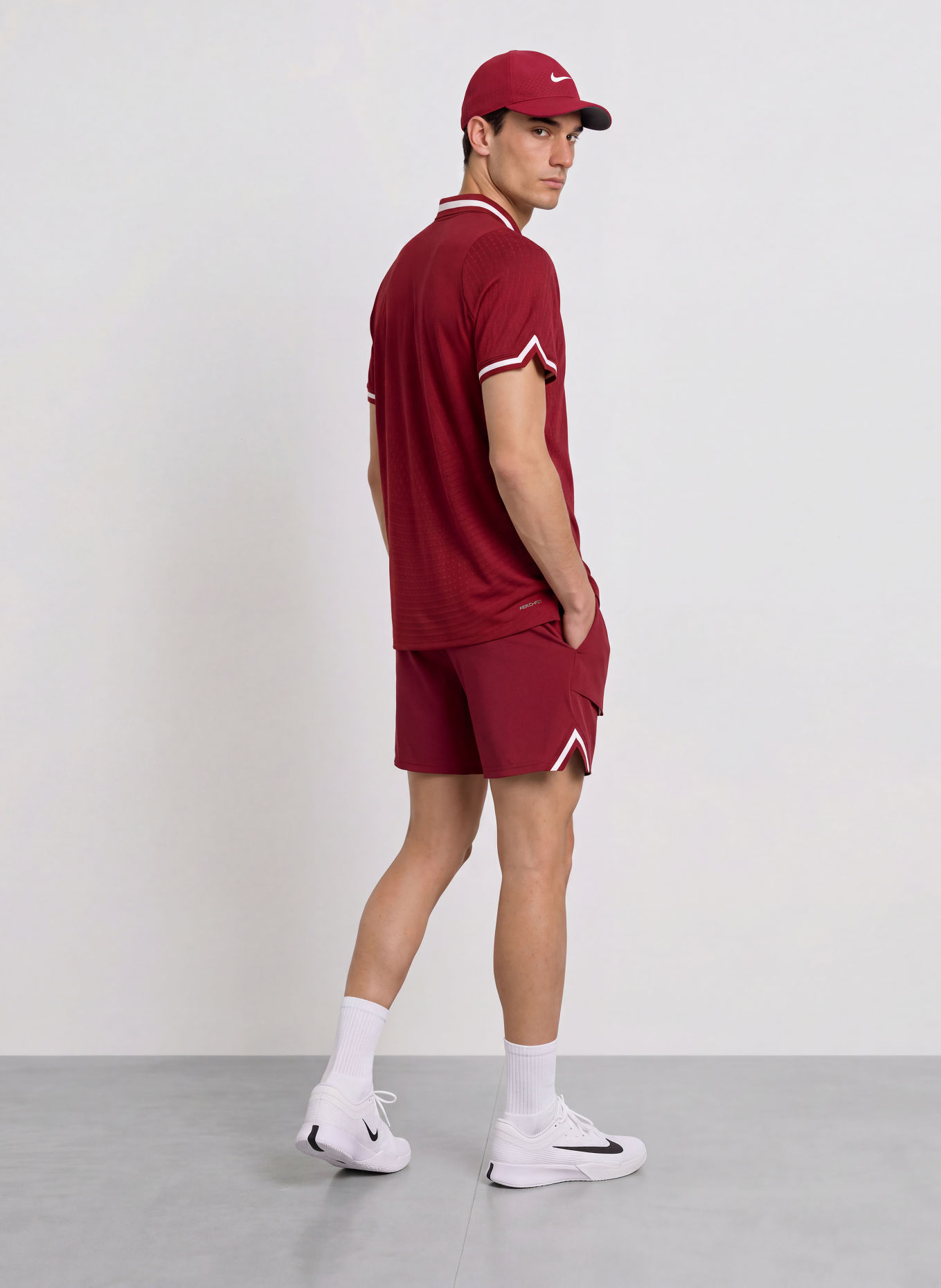Nike Polo technique COURT SLAM: ROUGE FONCÉ / BLANC