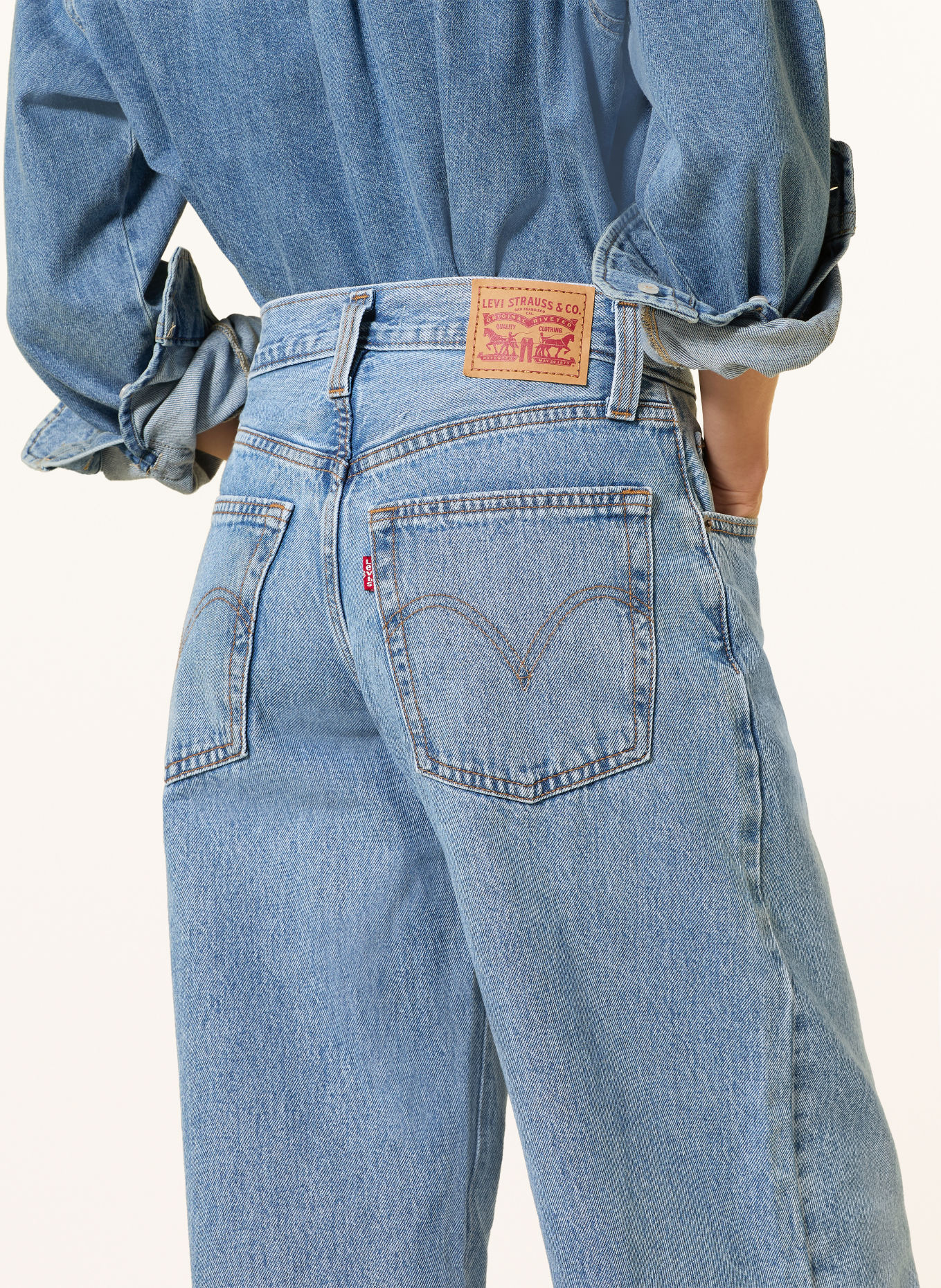 Levi's® Barrel Jeans MIDDY BALLON: 08 Med Indigo - Worn In