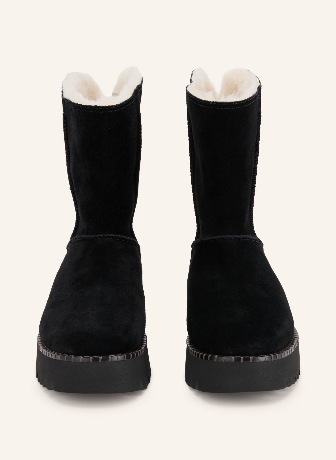UGG UPTOWNER SHORT Boots: BLACK