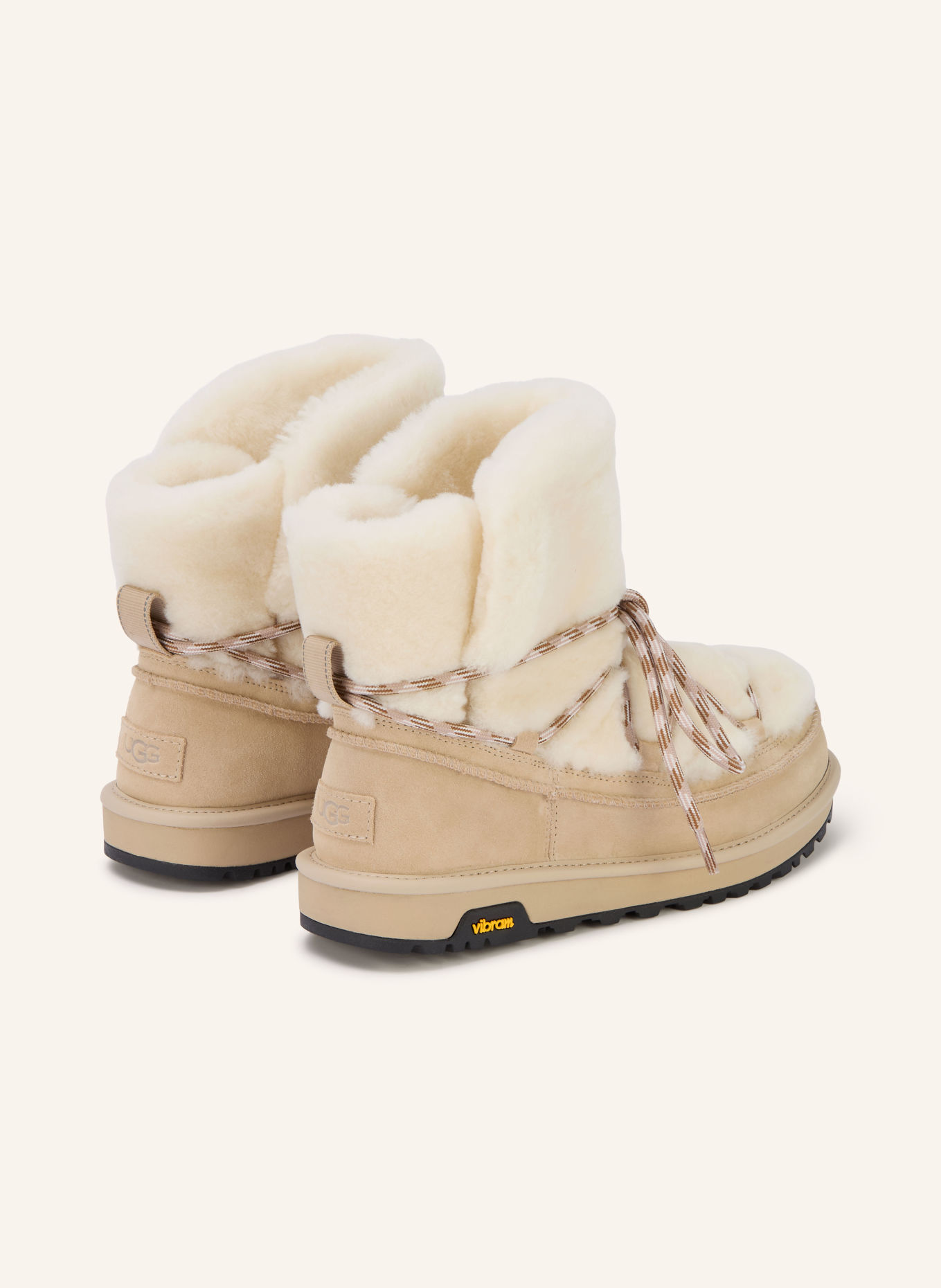 UGG Boots CLASSIC TREAD FLUFFED: KRÉMOVÁ / REŽNÁ