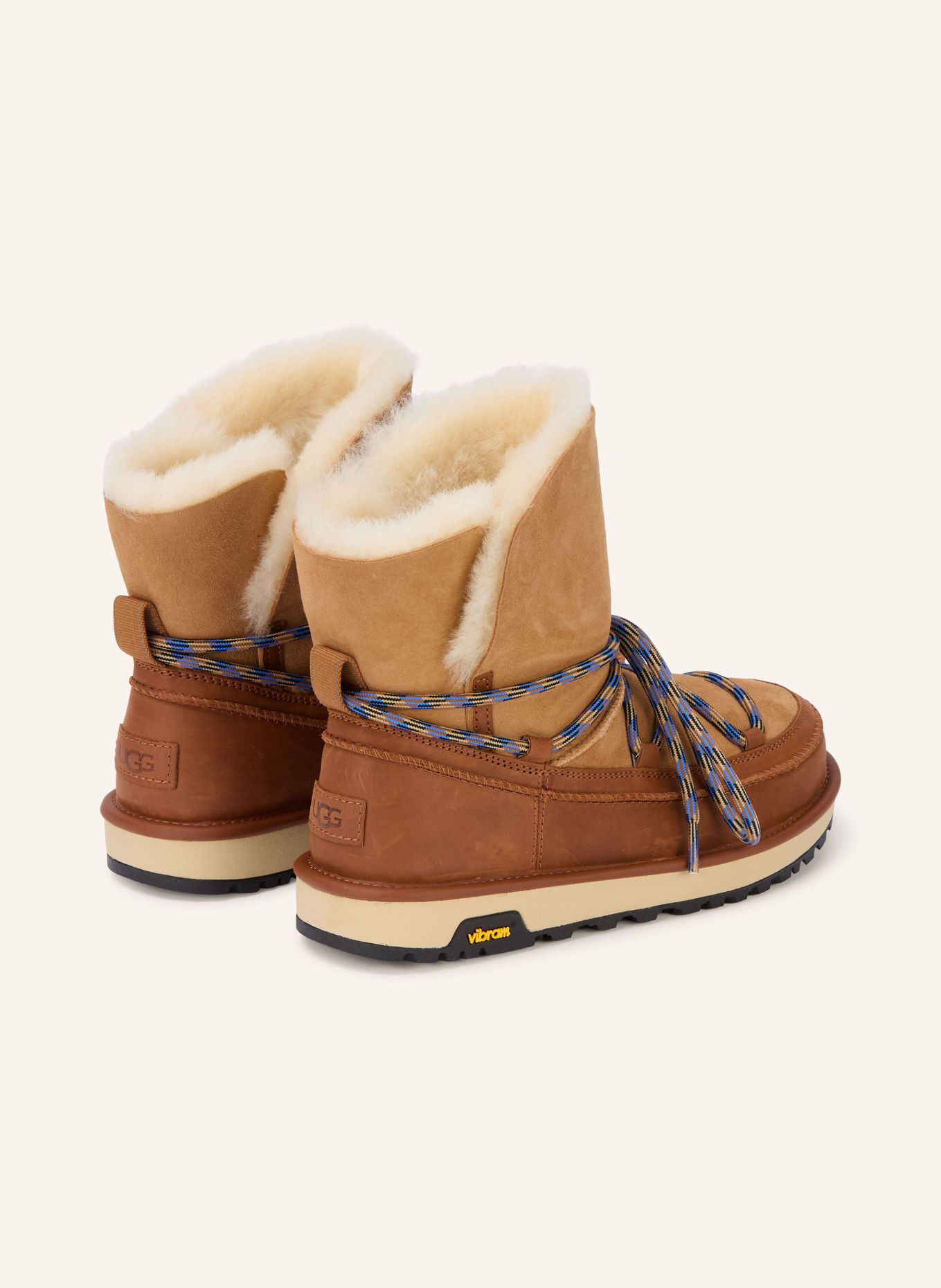 UGG Boots CLASSIC TREAD BOOT: HNĚDÁ / VELBLOUDÍ