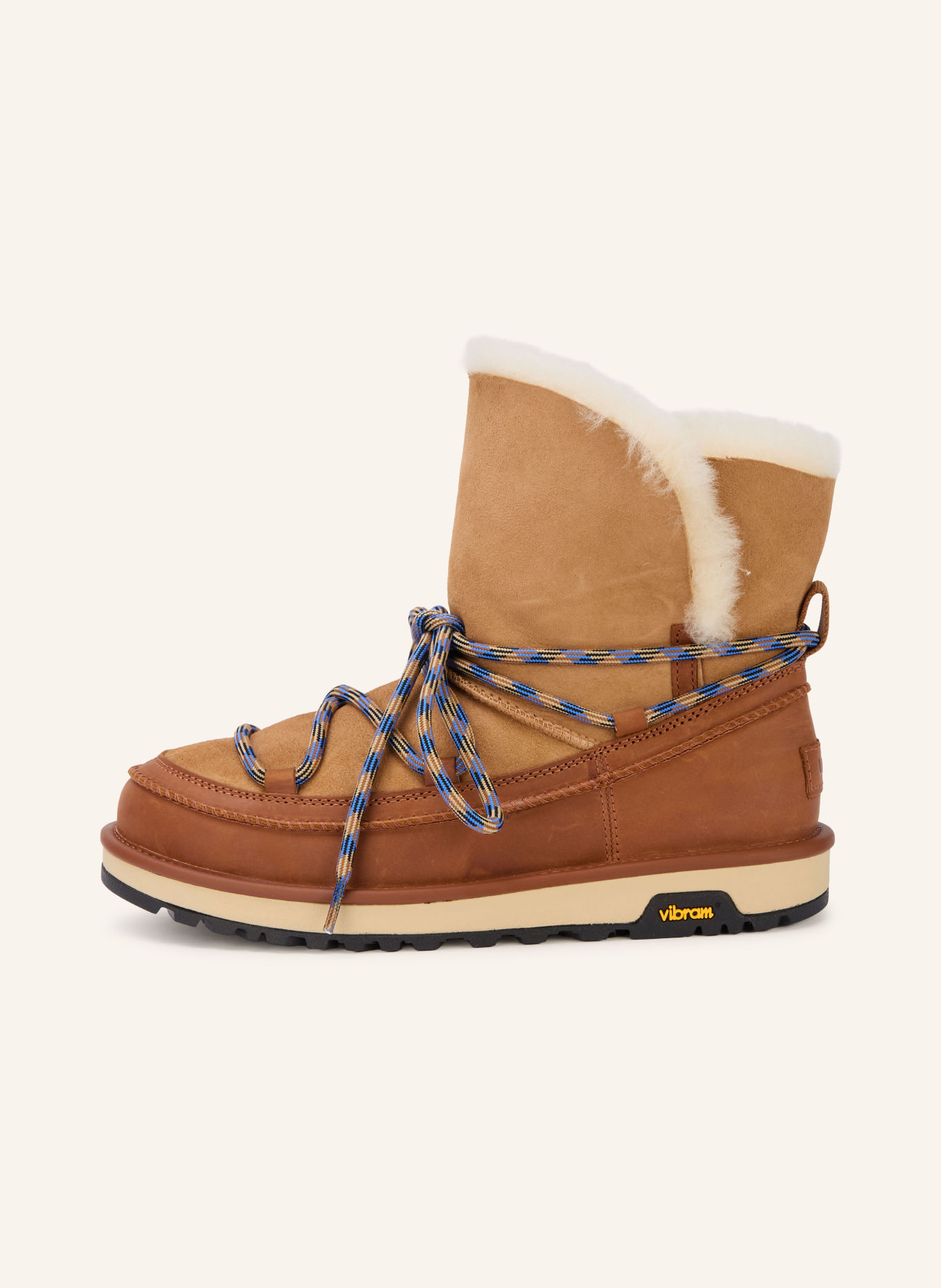 UGG Boots CLASSIC TREAD BOOT: HNĚDÁ / VELBLOUDÍ