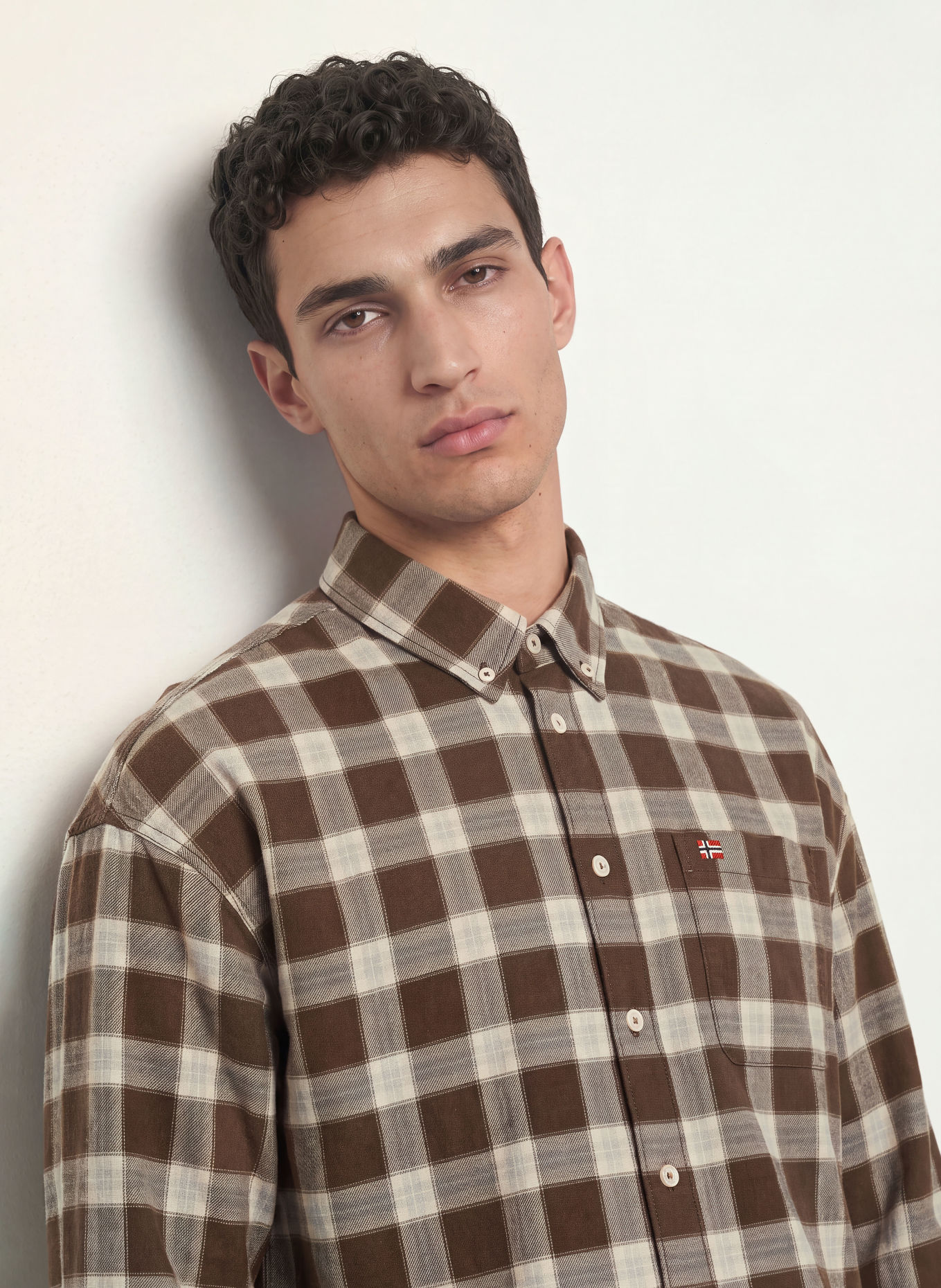 NAPAPIJRI Chemise en flanelle G-EOS LS Comfort Fit: MARRON FONCÉ / ÉCRU