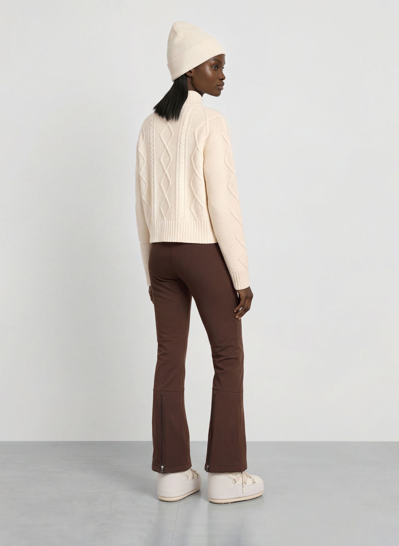 MRS & HUGS Sweter: ECRU