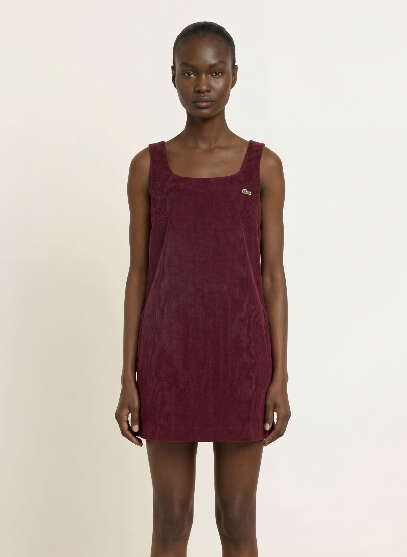 LACOSTE Corduroyjurk: DONKERROOD