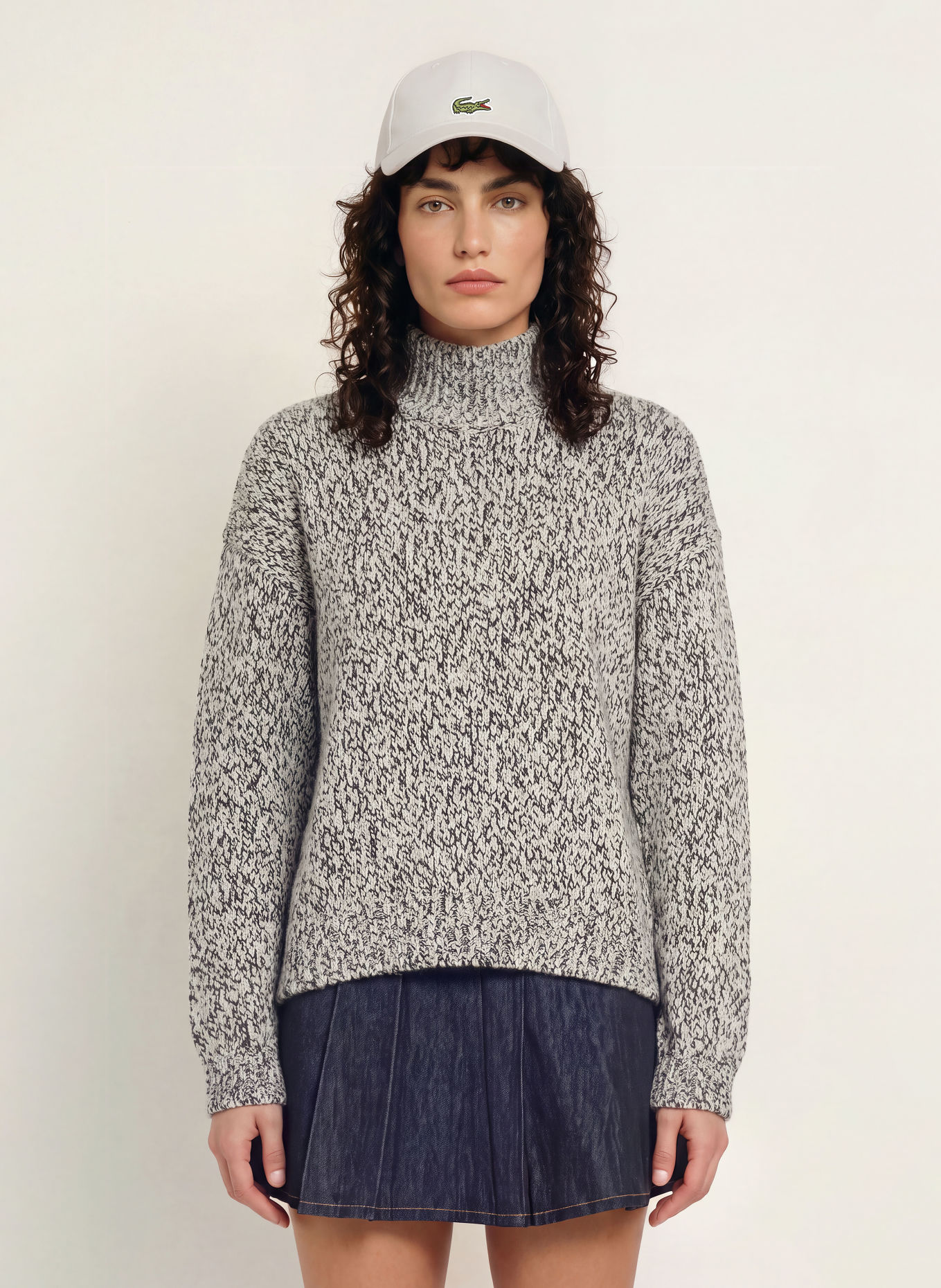 LACOSTE Sweater: WHITE / BLACK