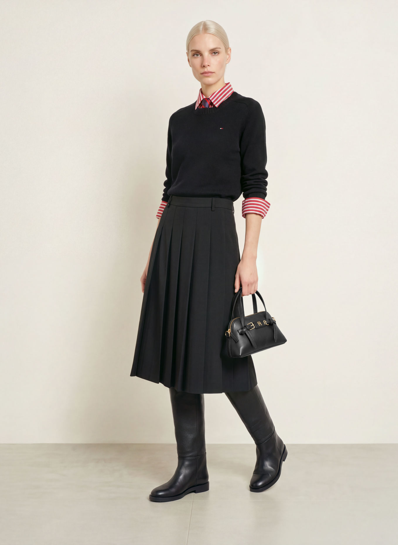 TOMMY HILFIGER BUCKLE MINI Crossbody Bag: BLACK / GOLD