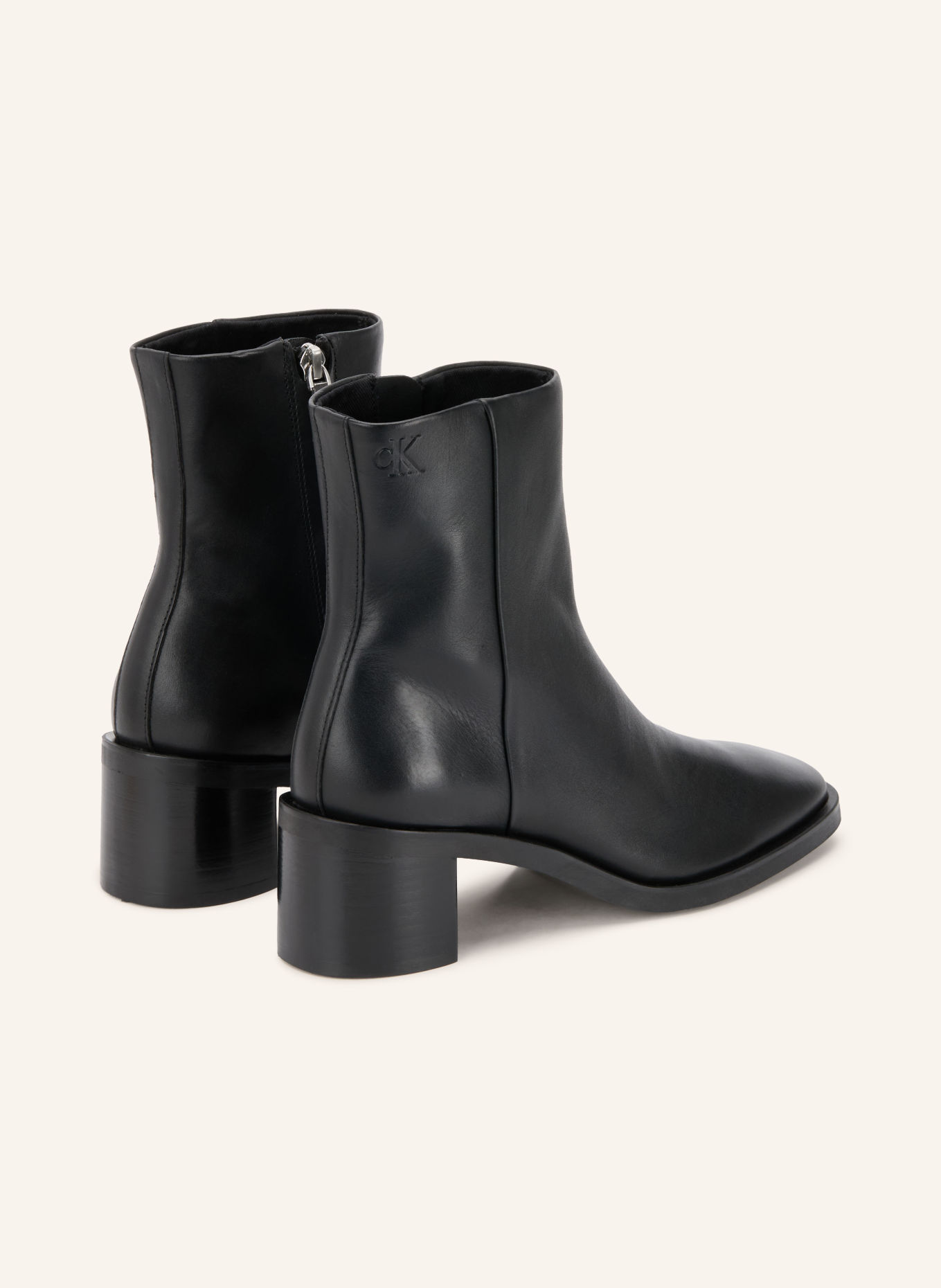 Calvin Klein Ghete: NEGRU