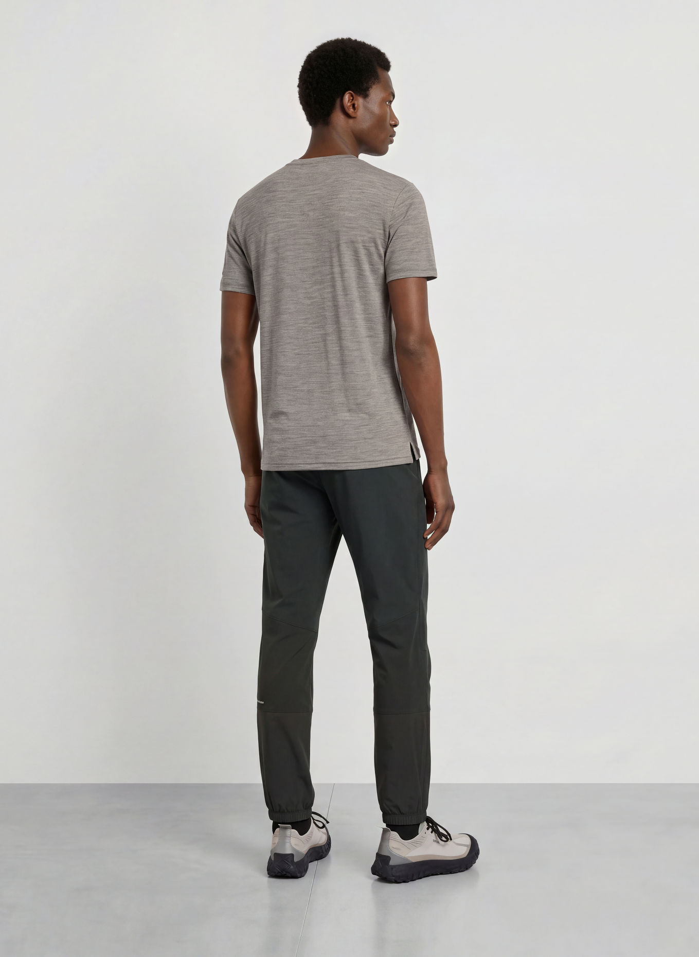 super.natural HIKING Performance Shirt with Merino Wool: GRAY