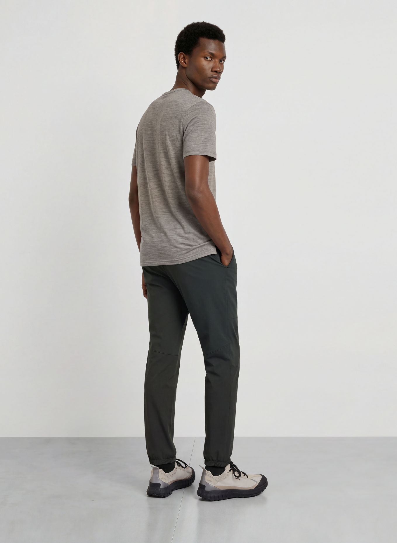 super.natural HIKING Performance Shirt with Merino Wool: GRAY