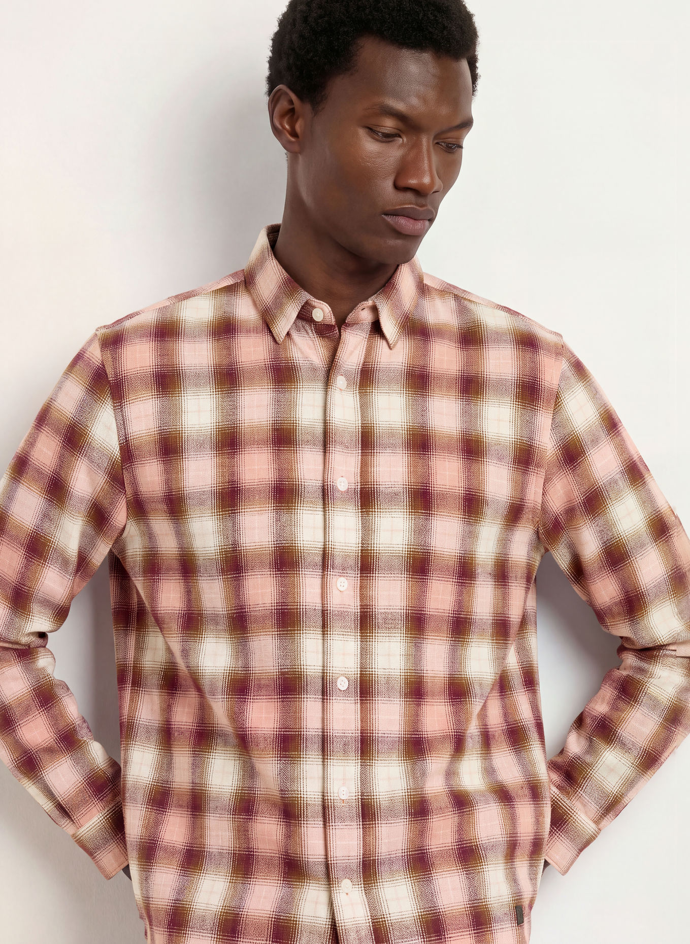 NOWADAYS Comfort Fit Flannel Shirt: DUSKY PINK / BROWN / ROSE