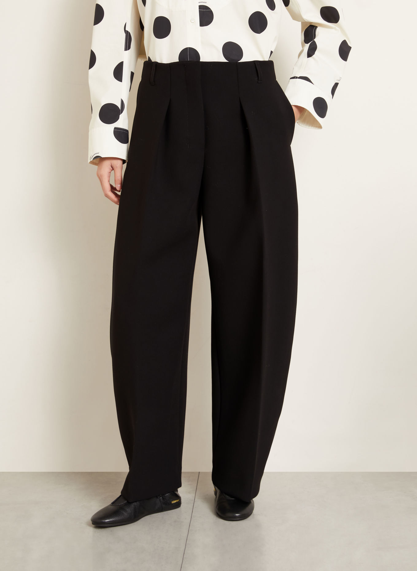 JACQUEMUS Spodnie LE PANTALON OVALO: CZARNY
